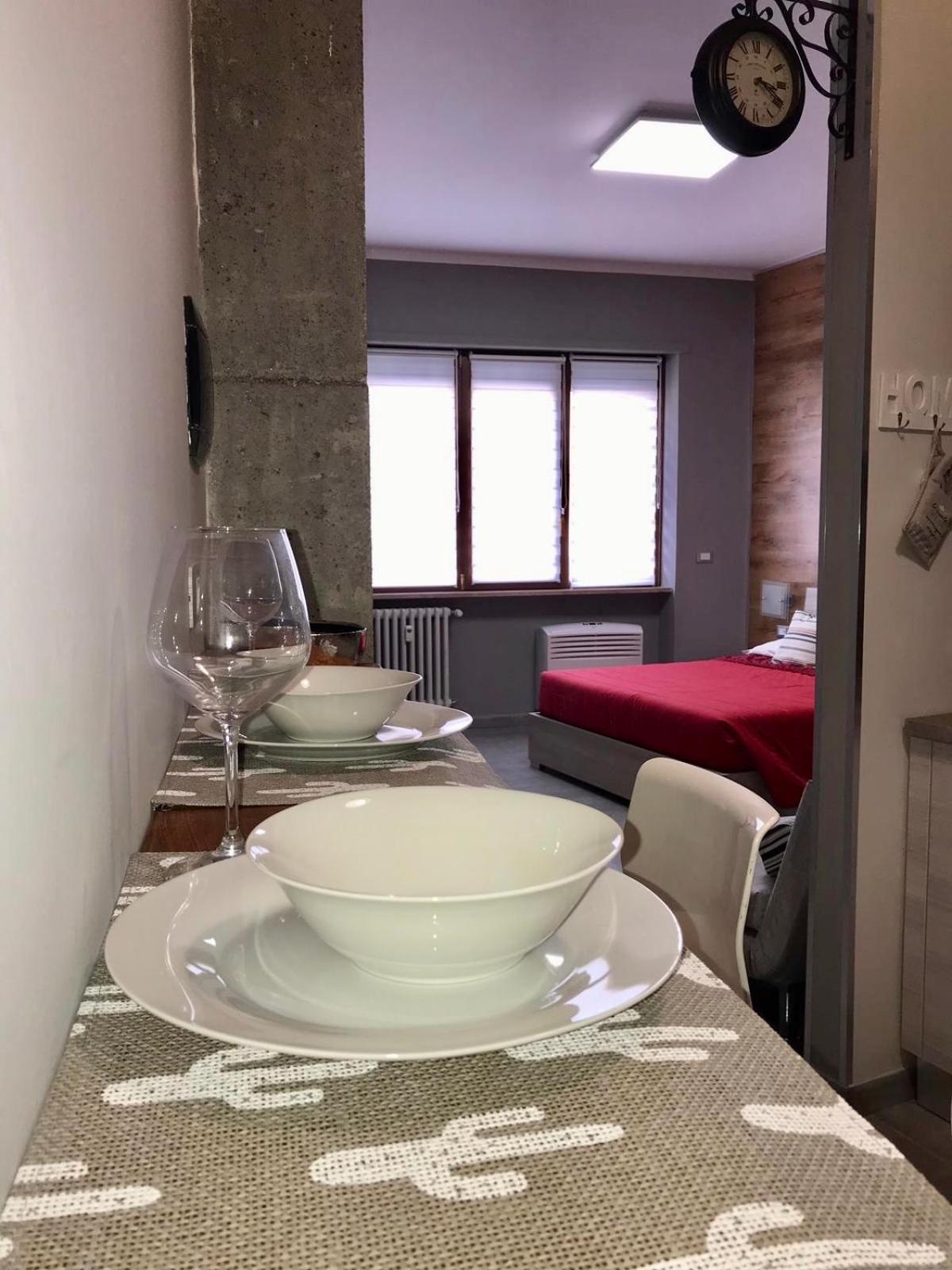 One-Bedroom Apartment - Photo 1