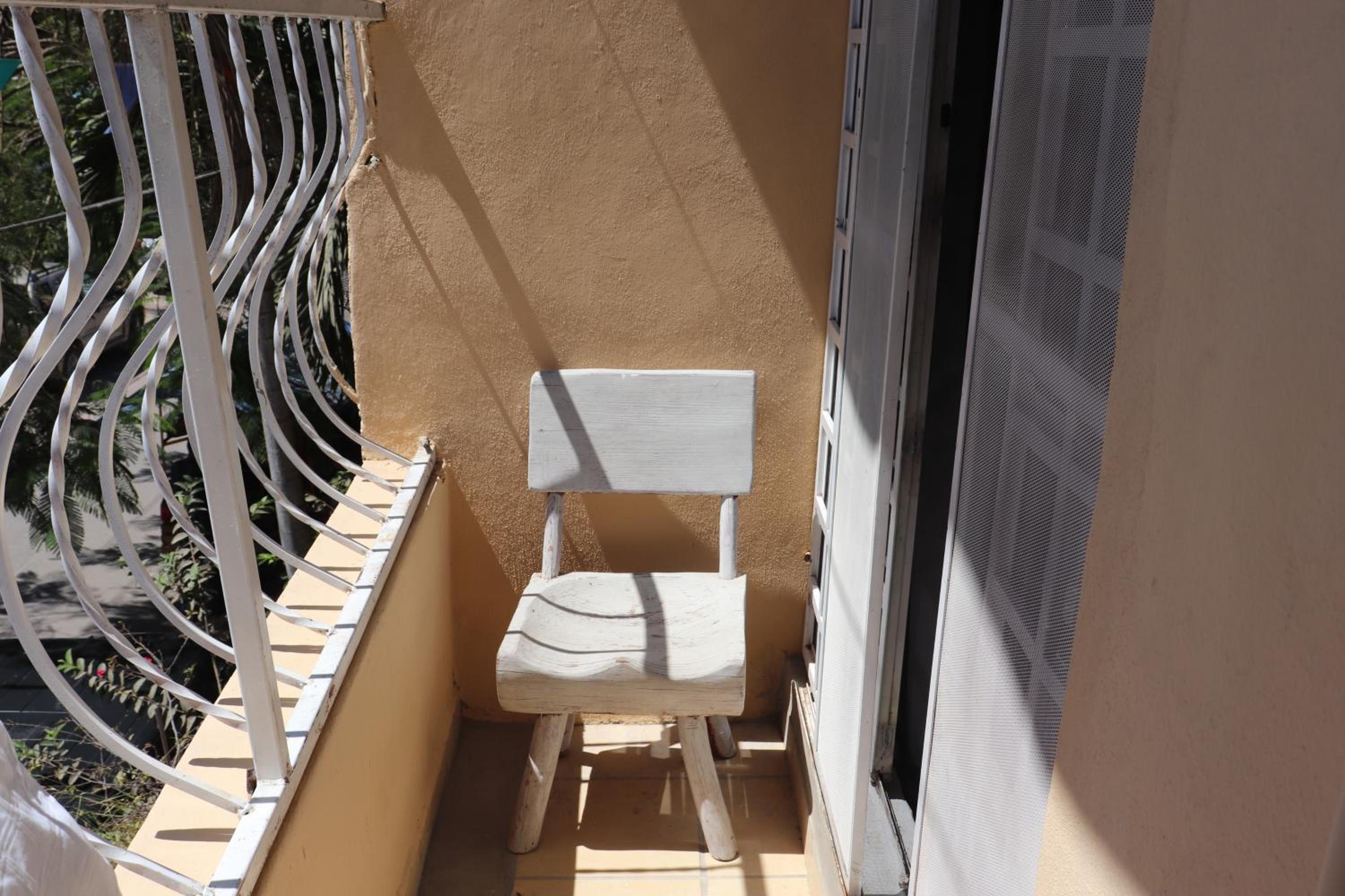 Deluxe Double Room with Balcony - Photo 5