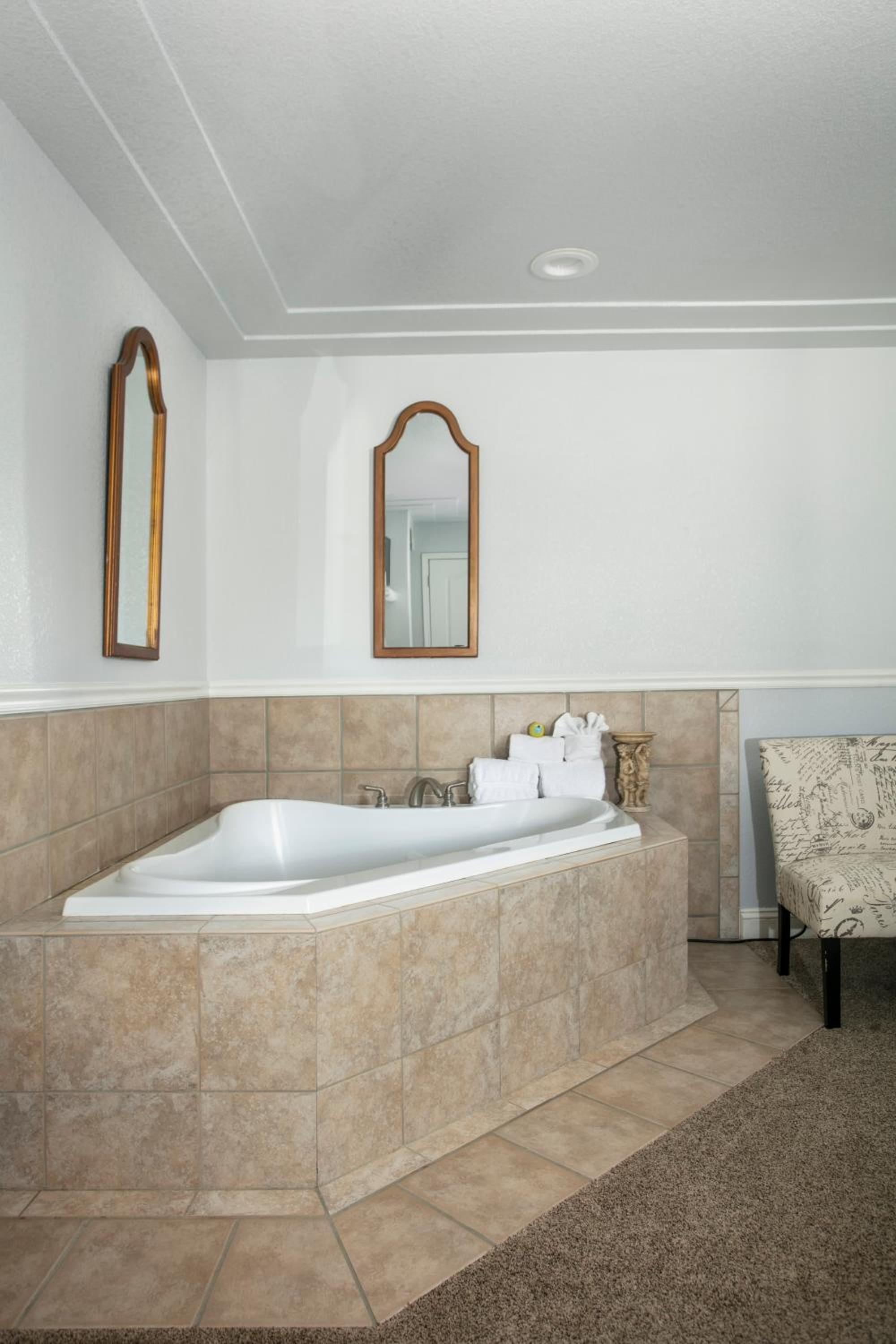 King Junior Suite with Fireplace and Jacuzzi