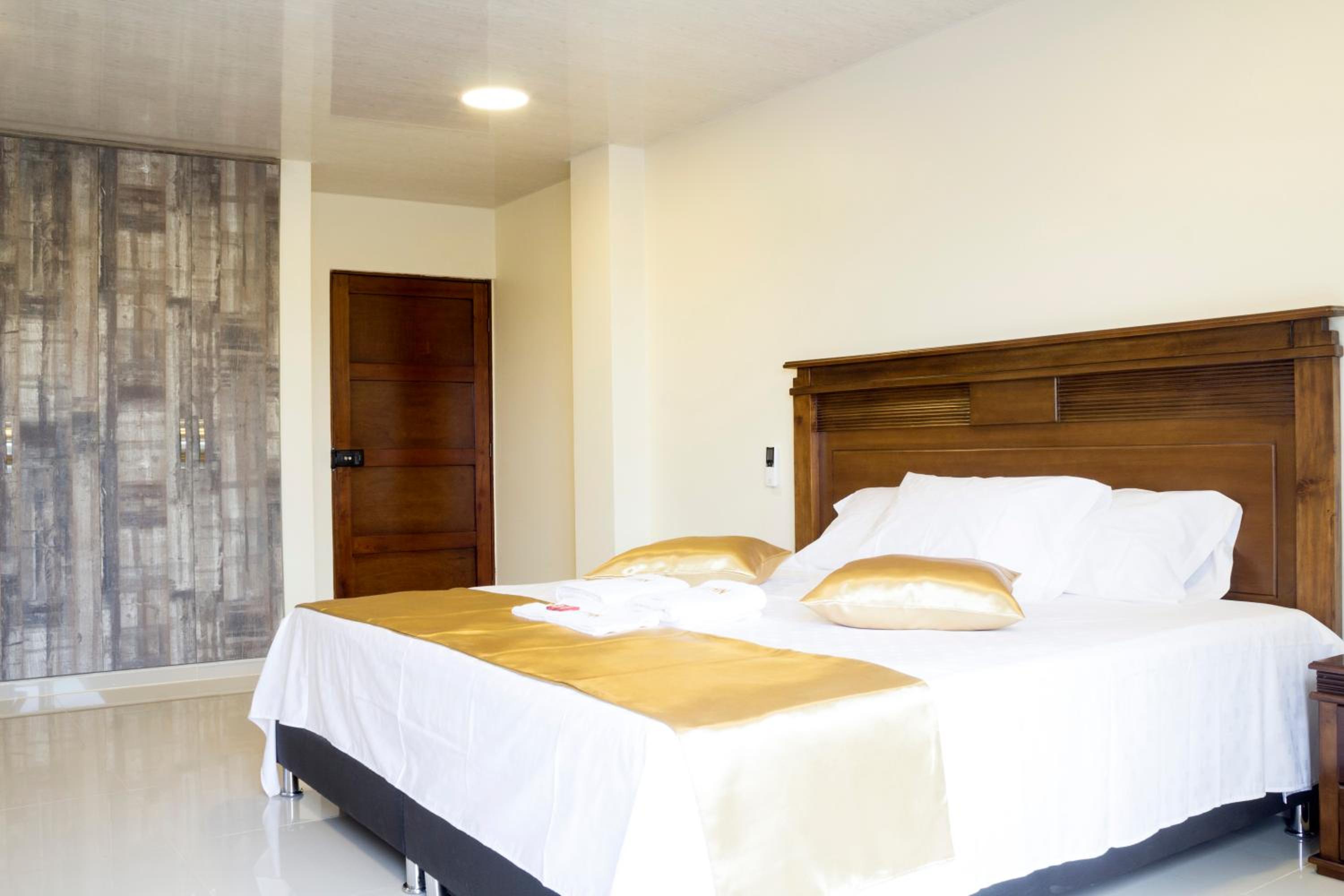 Junior Suite with Balcony photo 3
