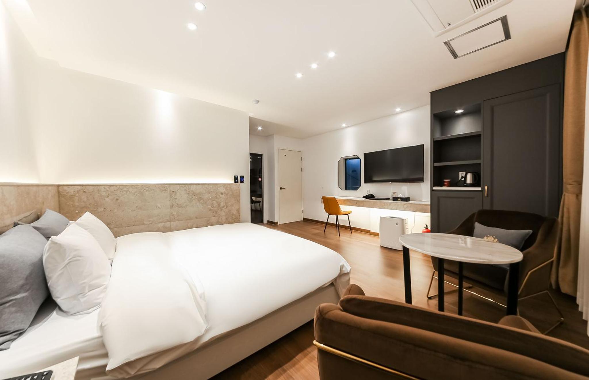 Standard Double Room - Photo 1