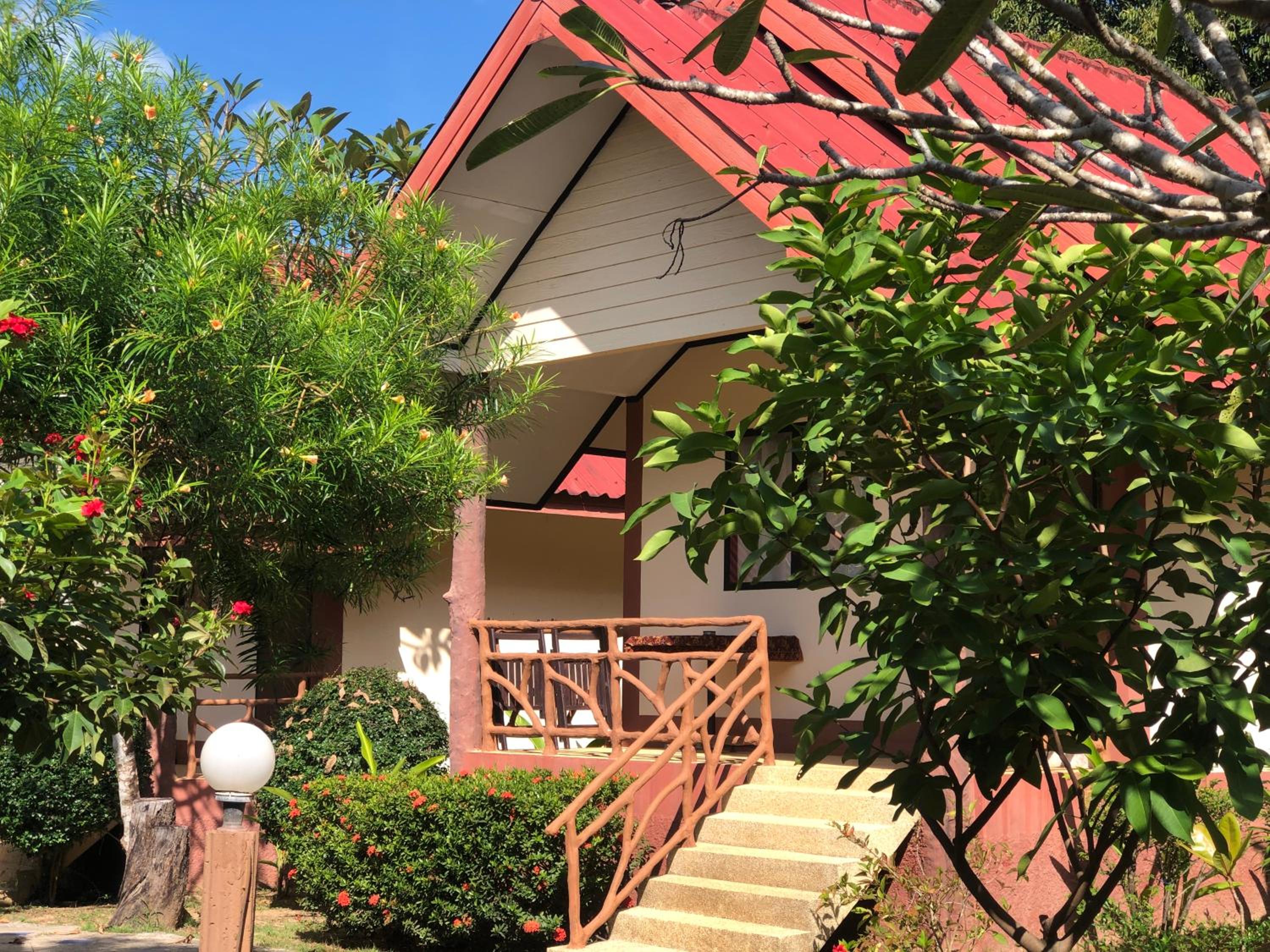 Studio Bungalow with Garden View photo 3