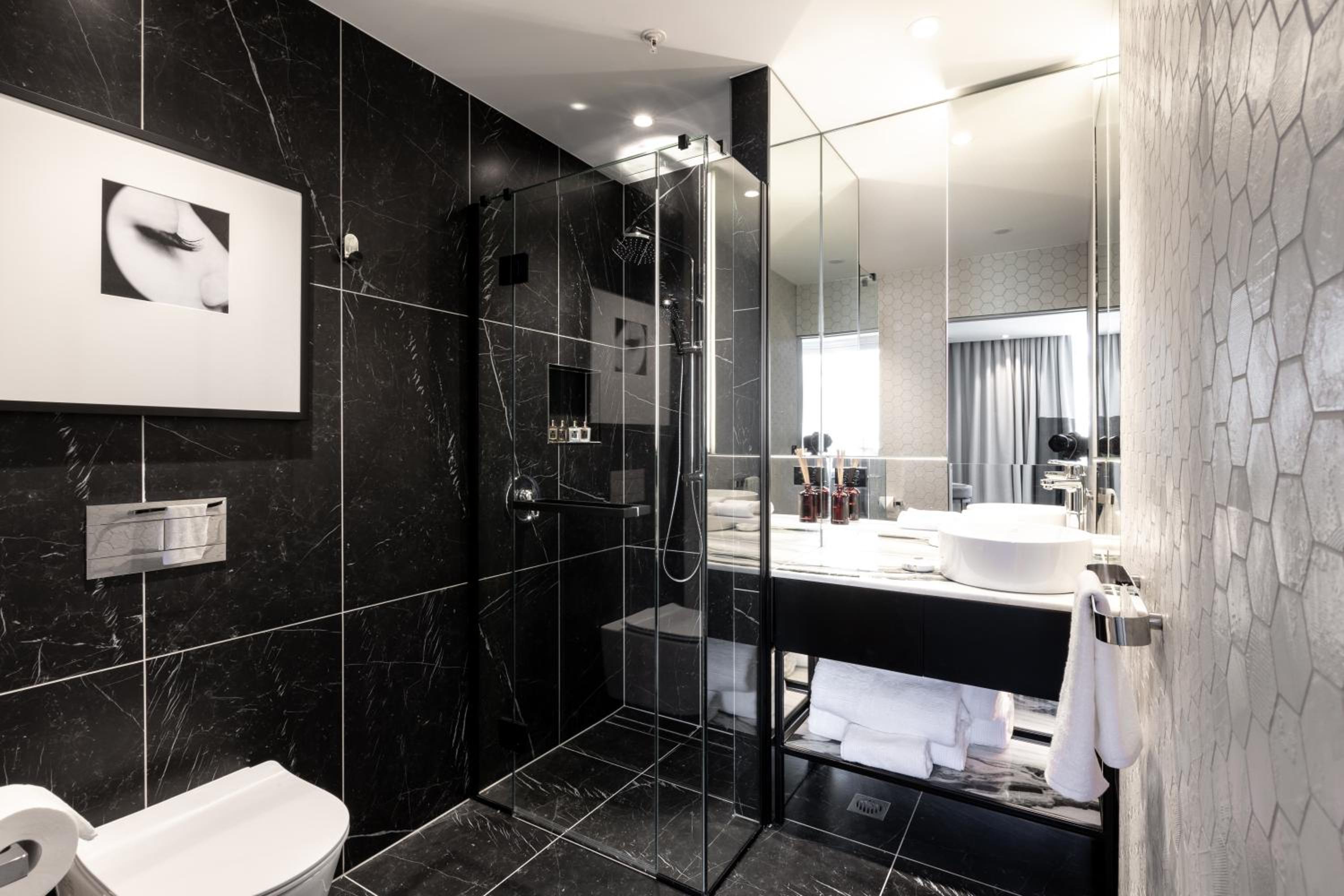 Luxury Room - Photo 5