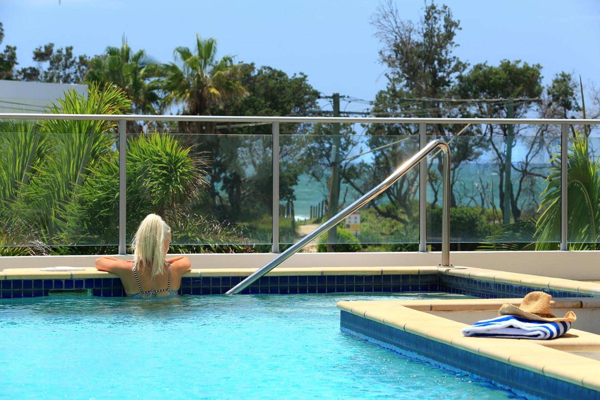 2 Bedroom Ocean View High Floor Apartment photo 2