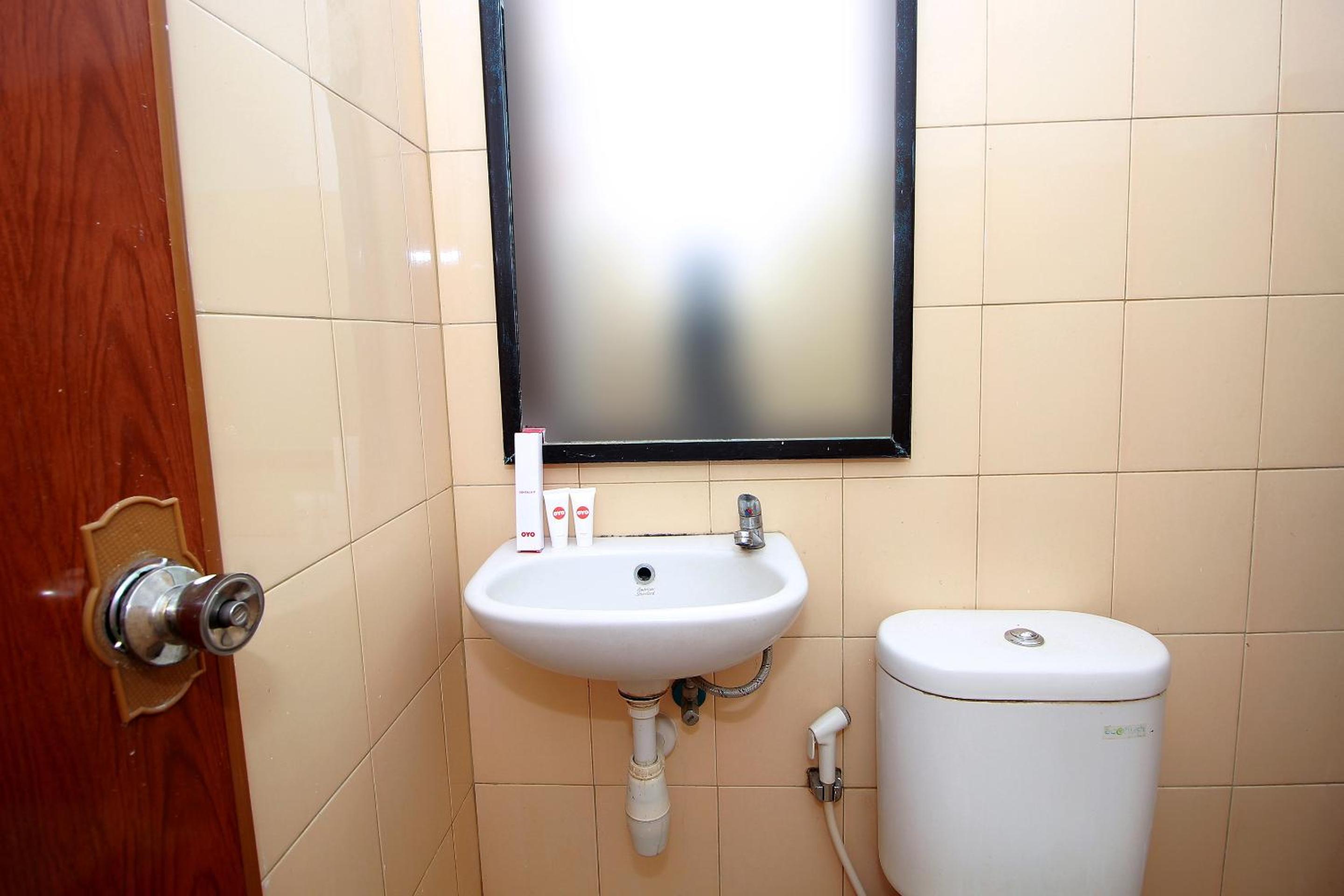 Standard Double Room - Photo 6