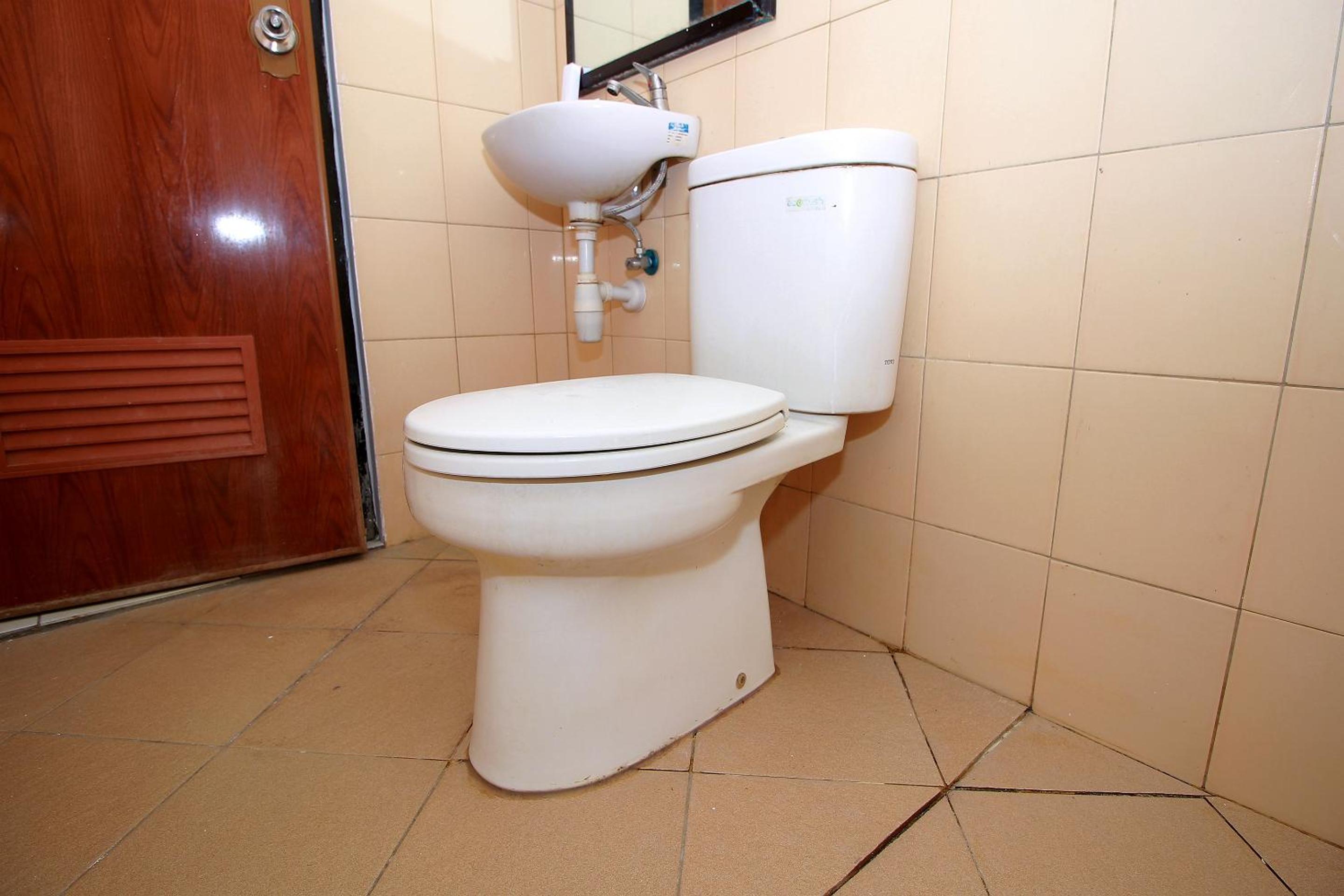 Standard Double Room - Photo 7