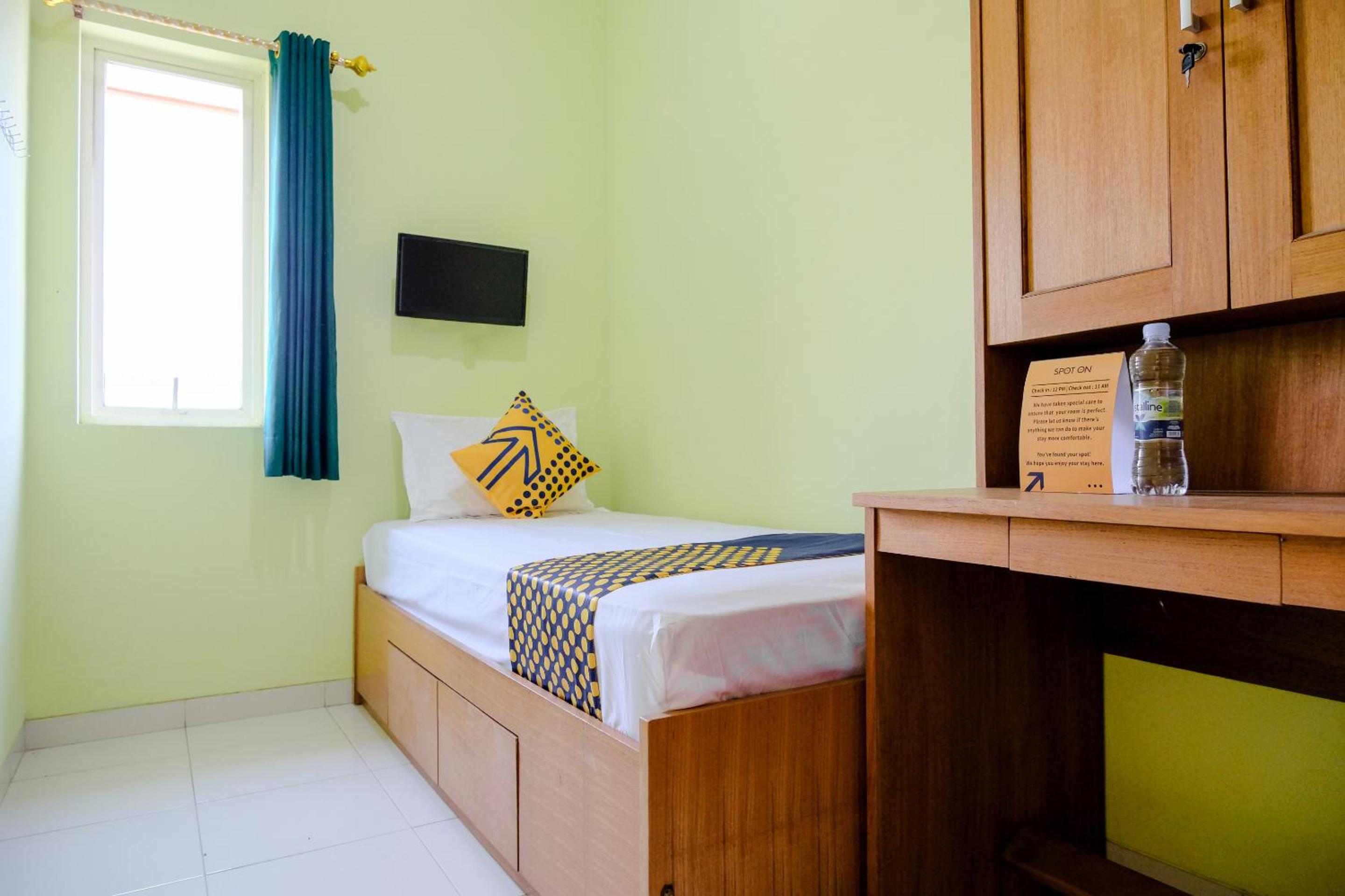 Budget Single Room photo 2