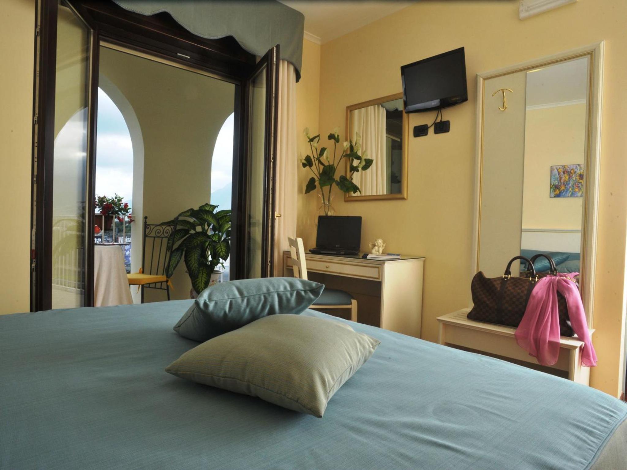 "Relax in style with a beautiful room view!"