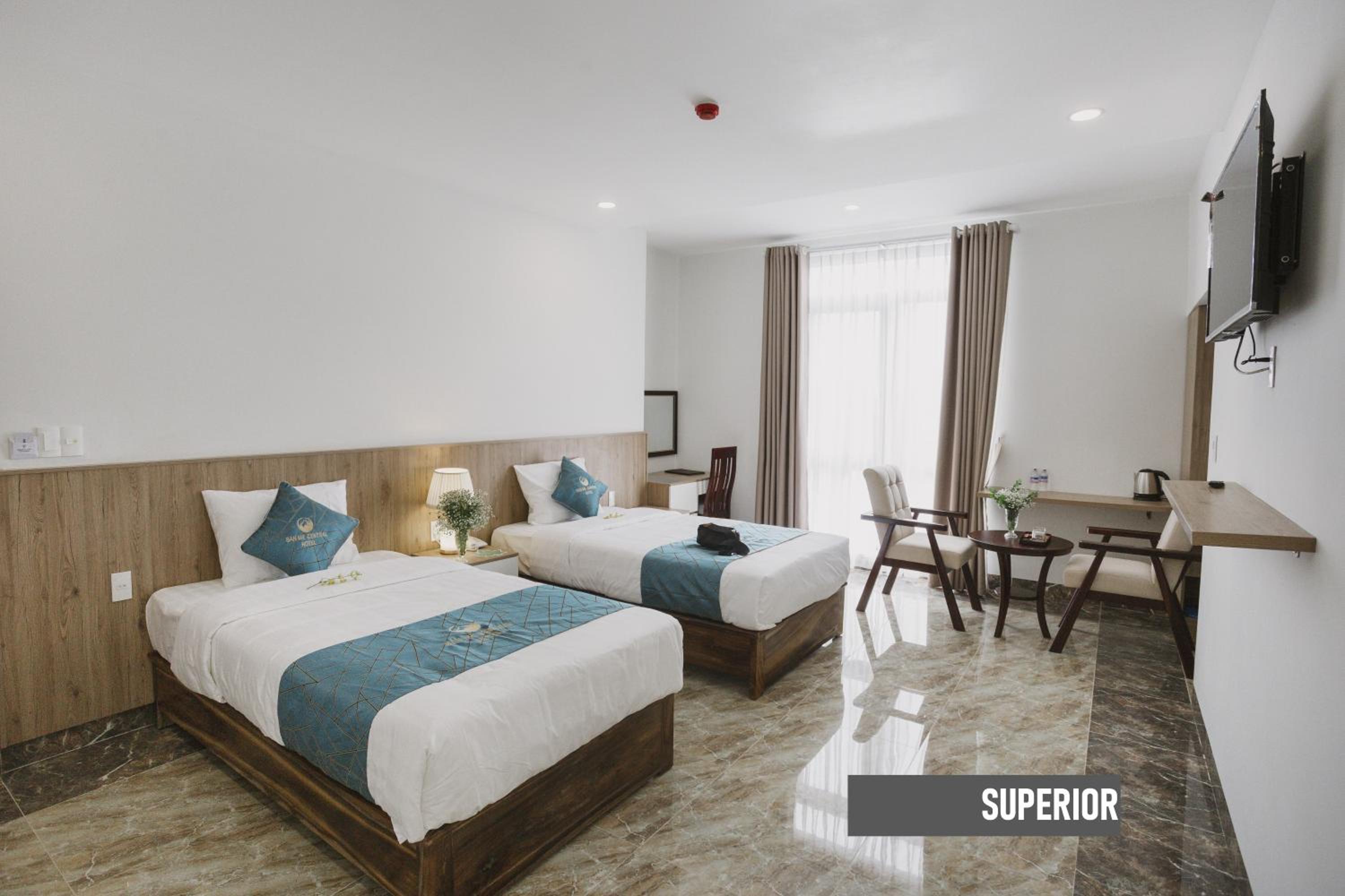 Superior Twin Room with City View