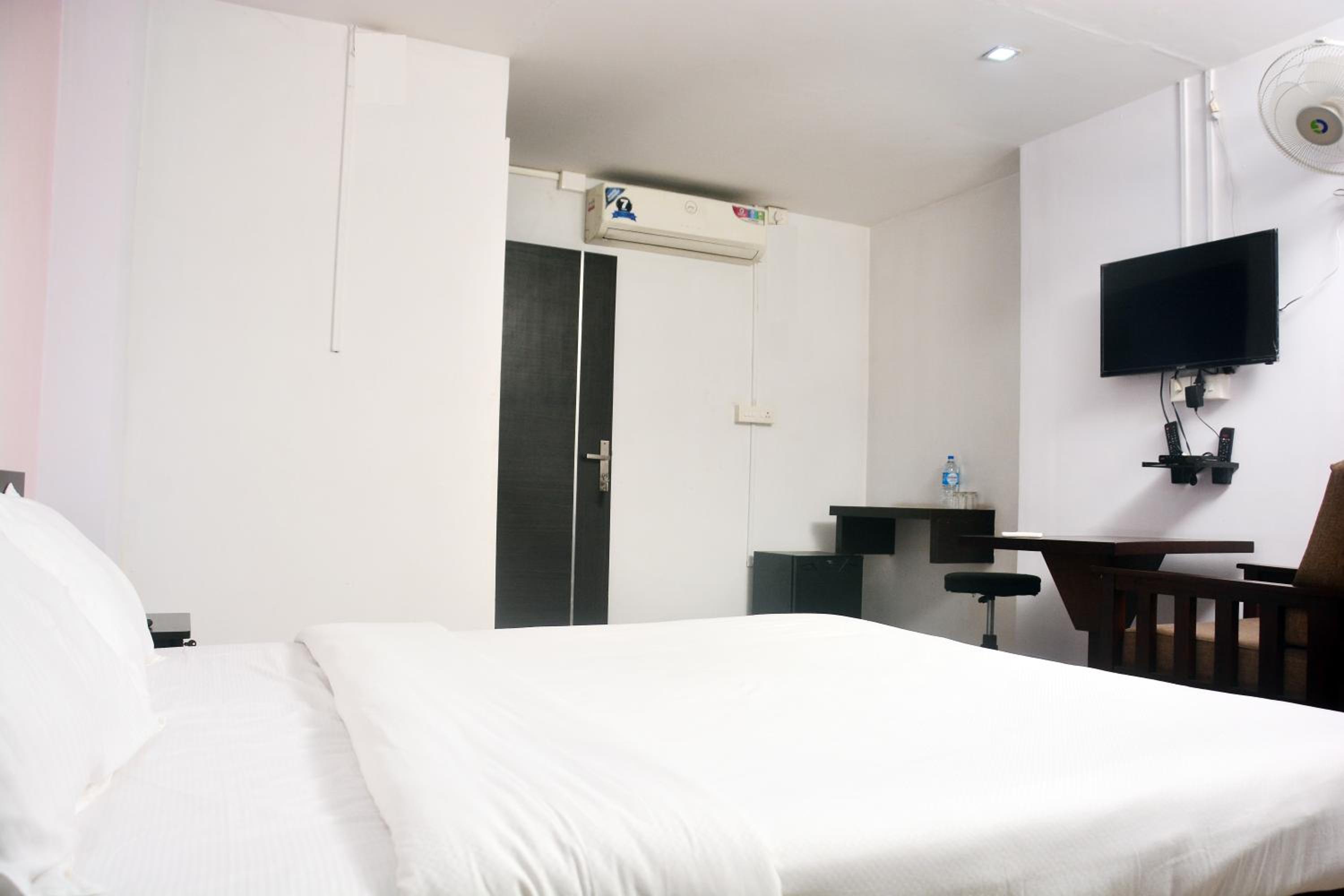 Large Double Room photo 2