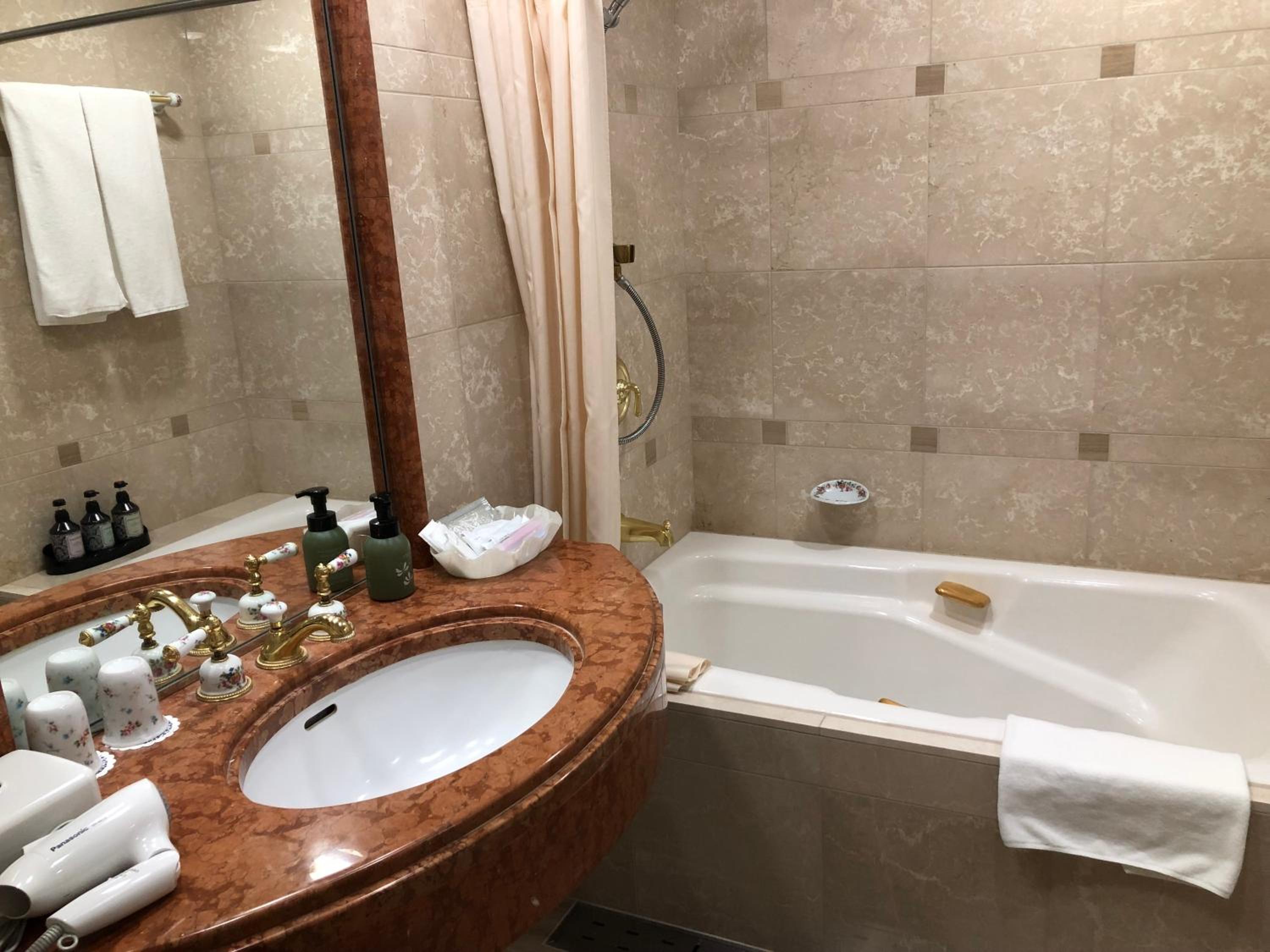 Deluxe Double Room - Non-Smoking photo 2