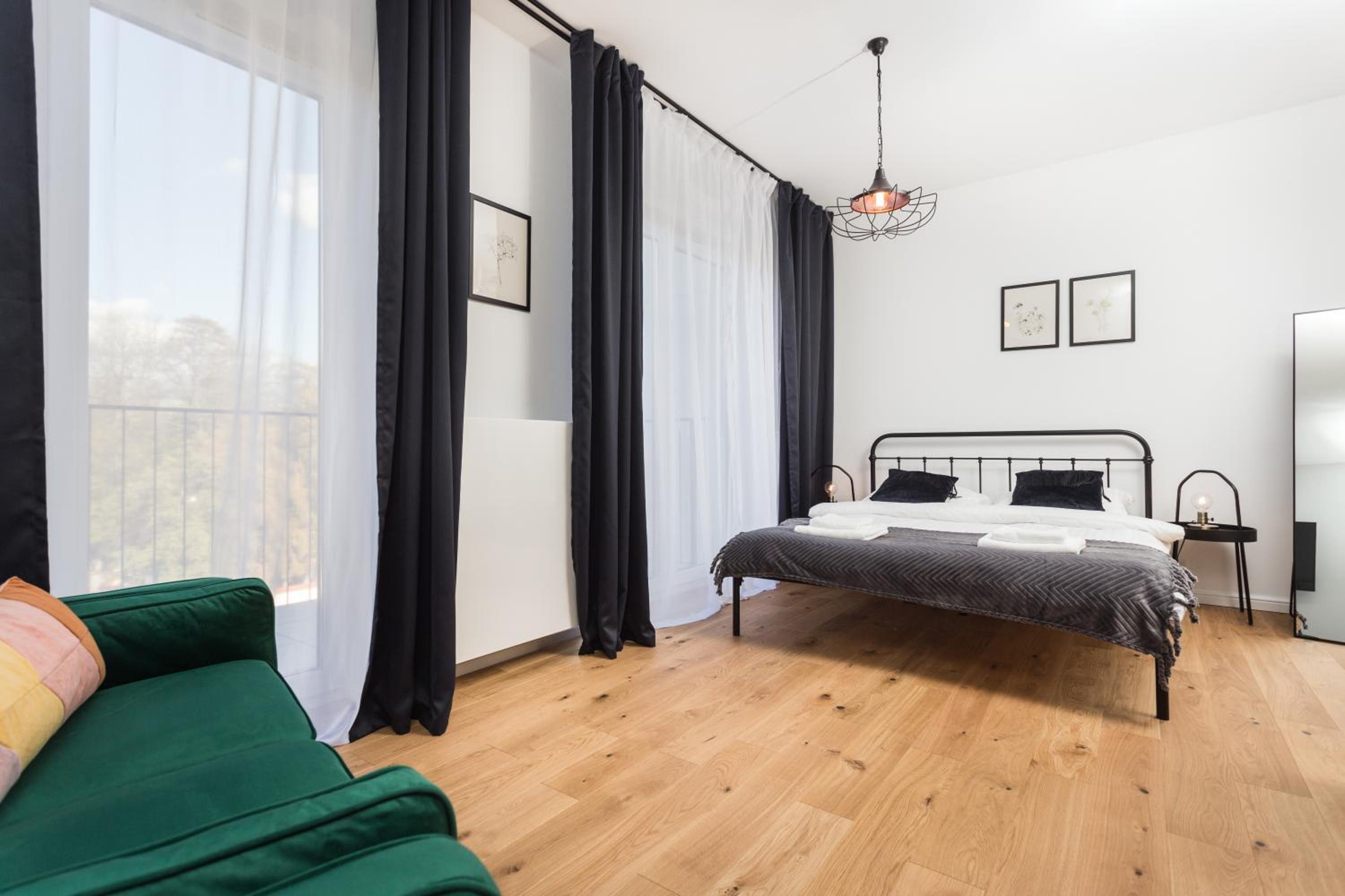 One-Bedroom Apartment - Photo 4