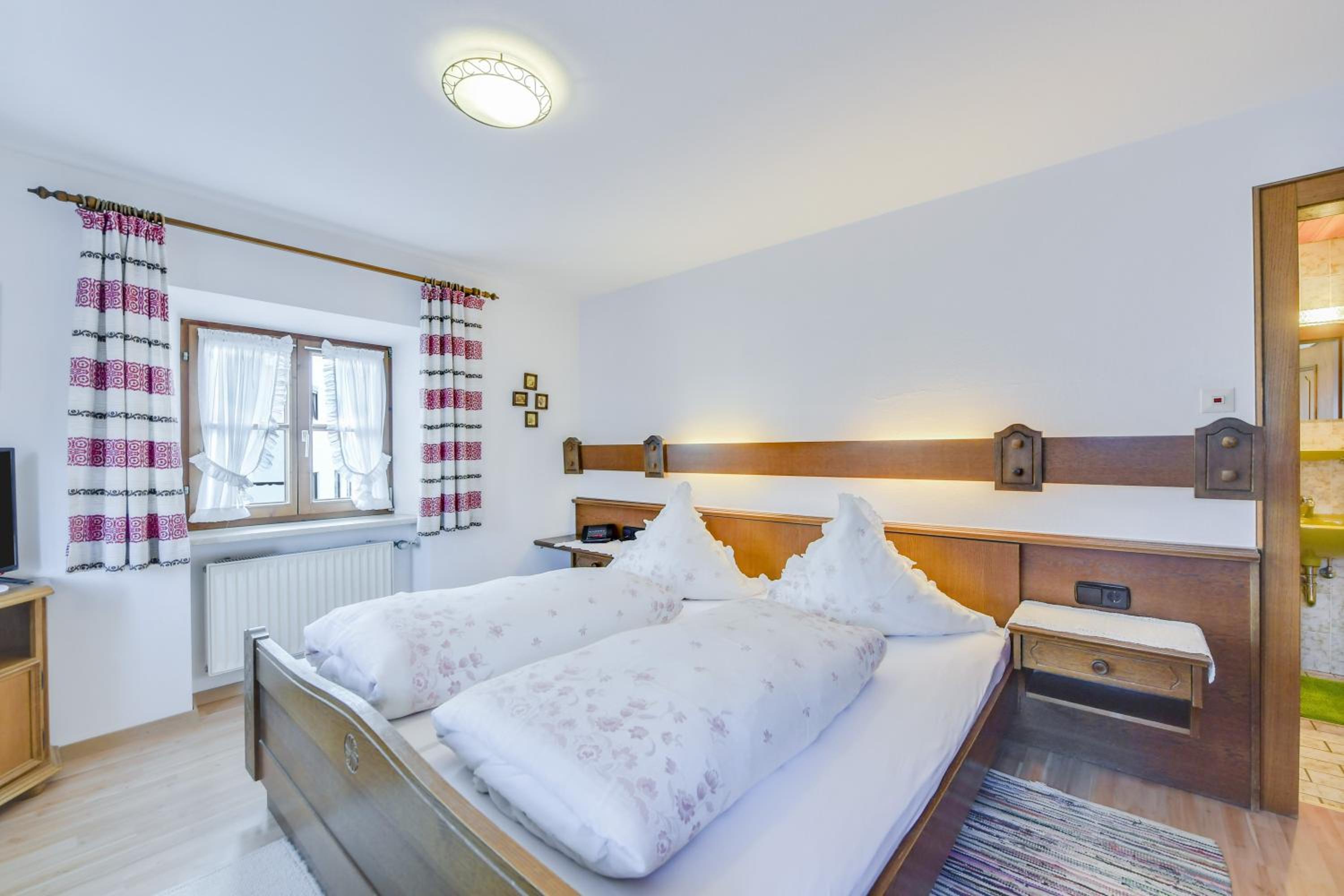Superior One-Bedroom Apartment with Balcony