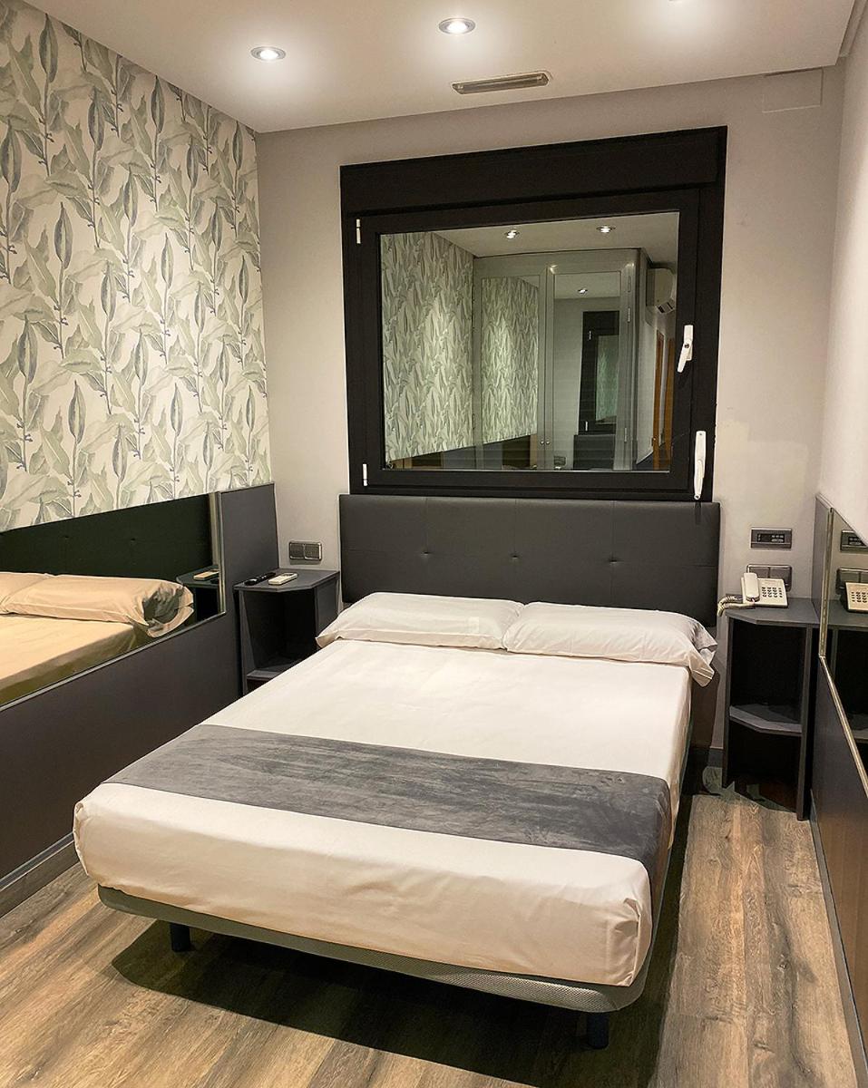 Double Room - Photo 2