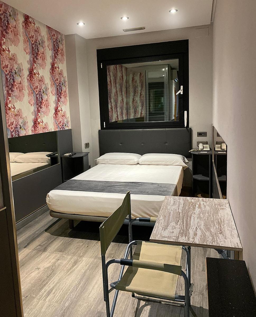 Double Room - Photo 4