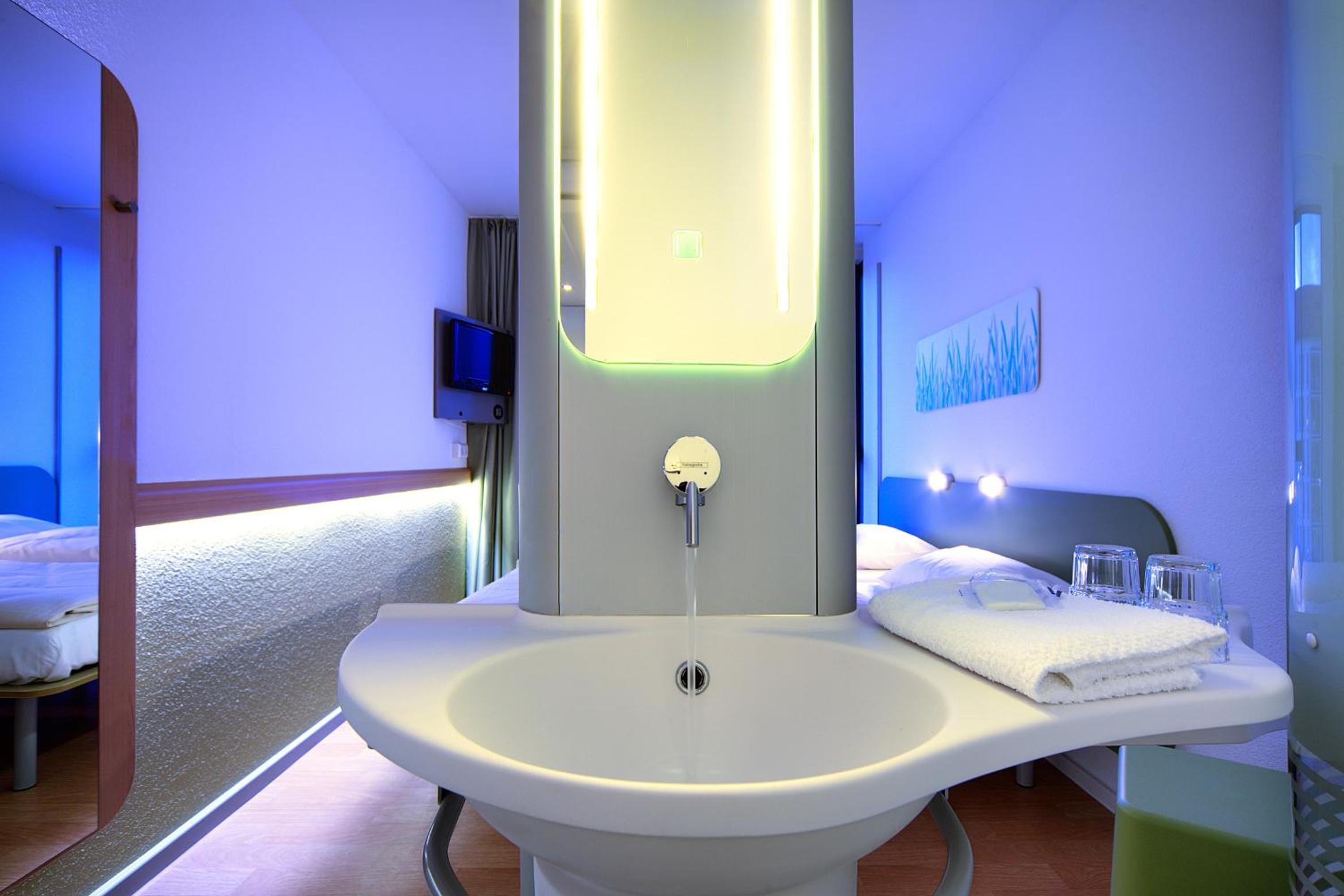 Standard Twin Room photo 2