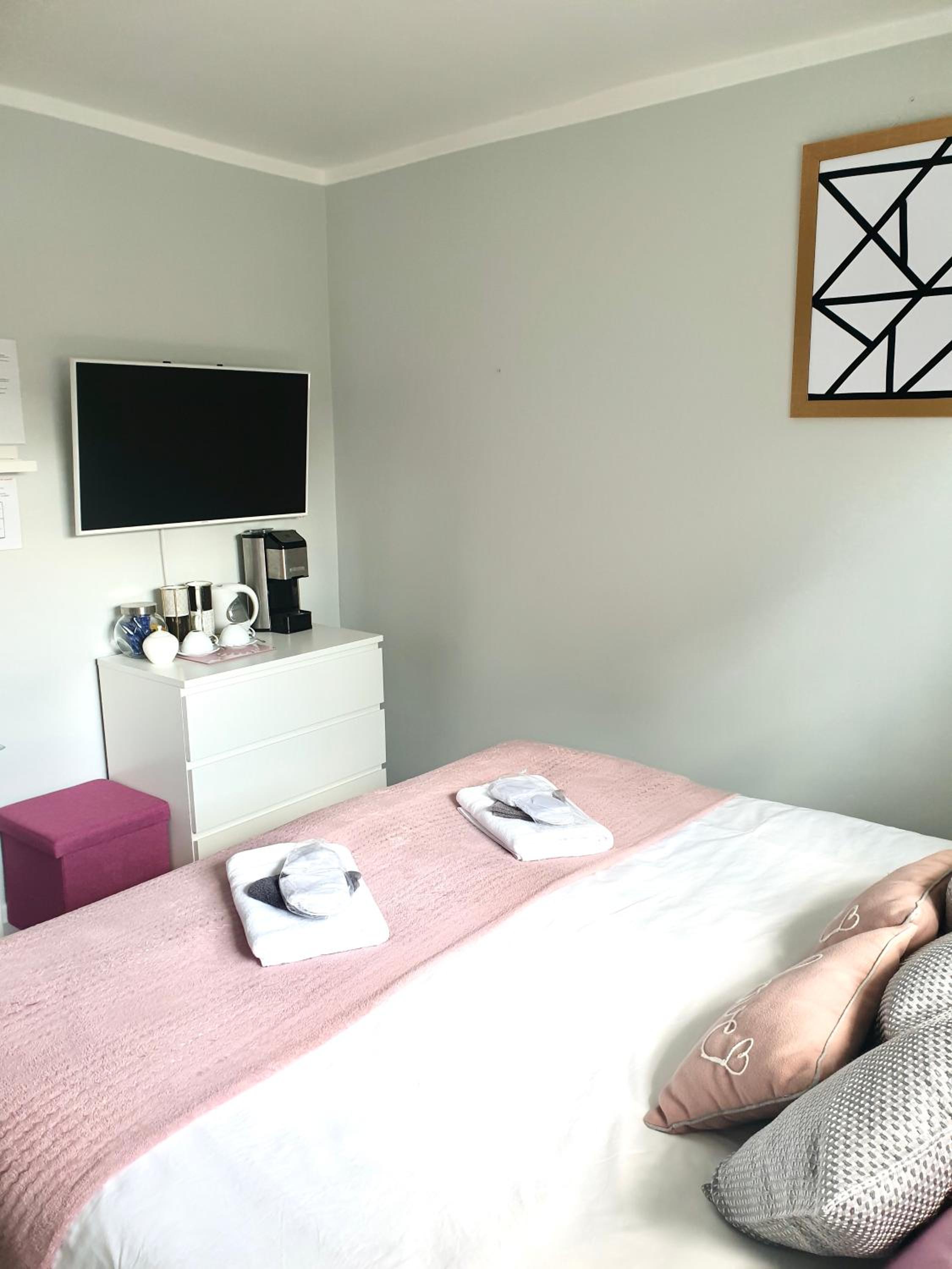 Double or Twin Room photo 3