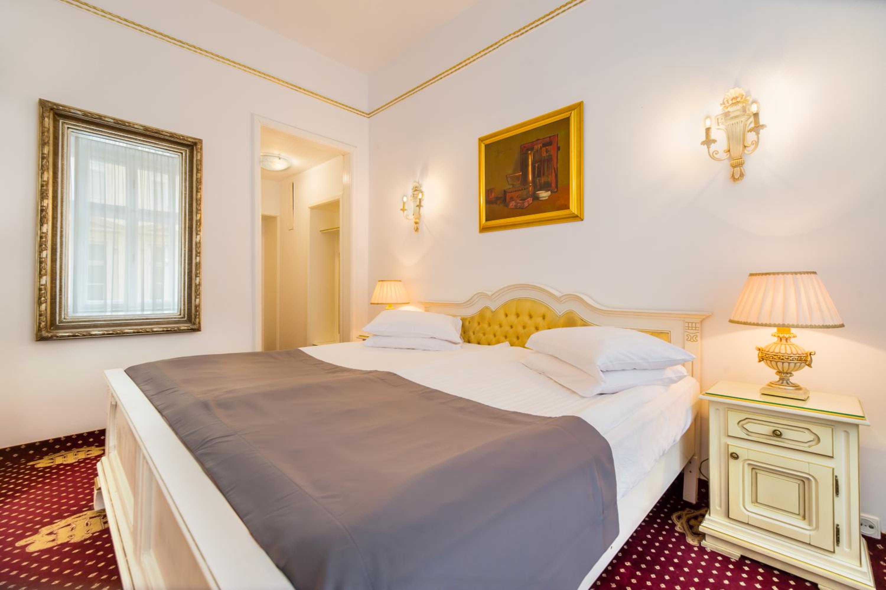 Deluxe Junior Suite - Photo 4