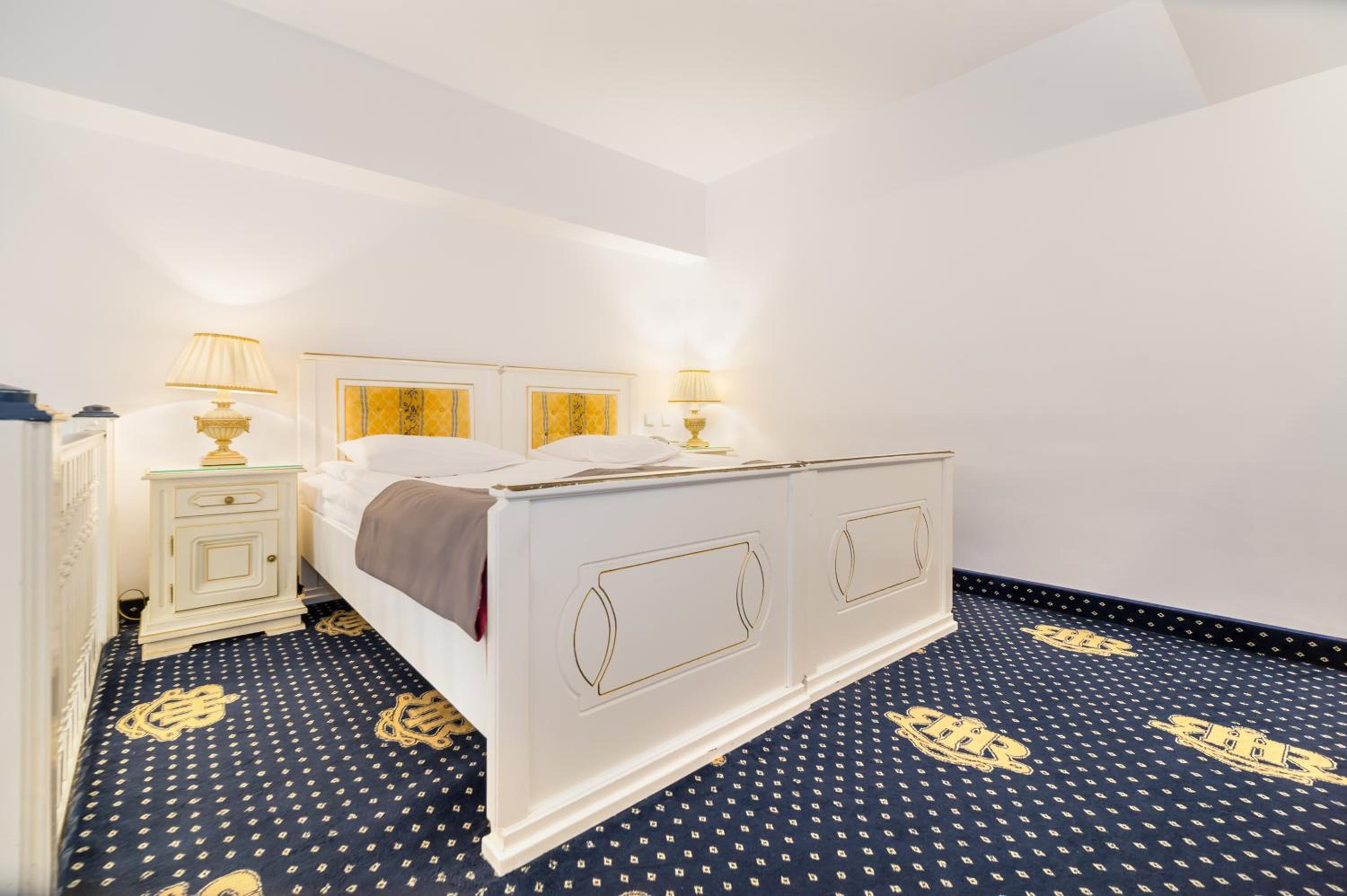 Twin Room - Photo 2
