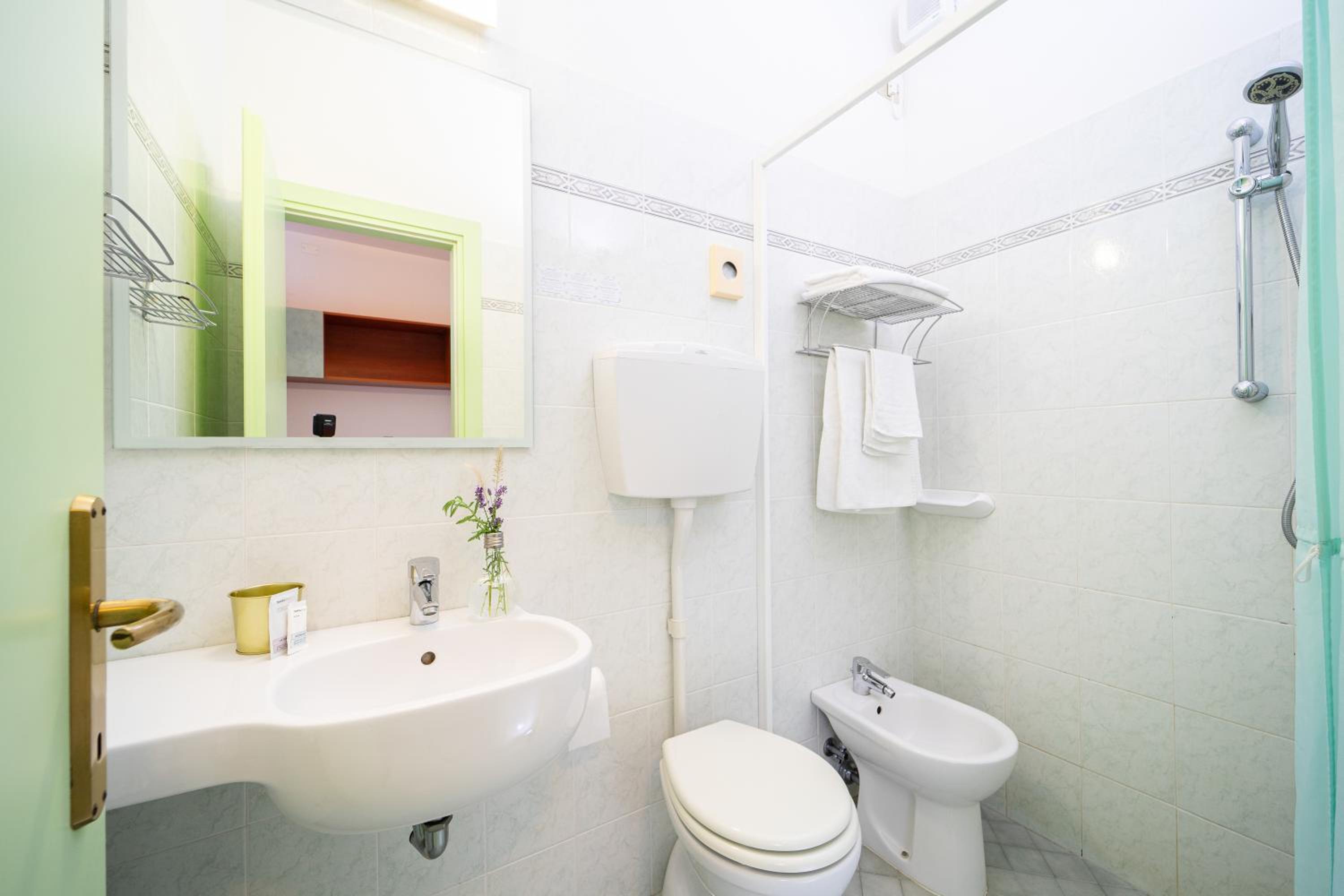 Economy Double or Twin Room photo 3