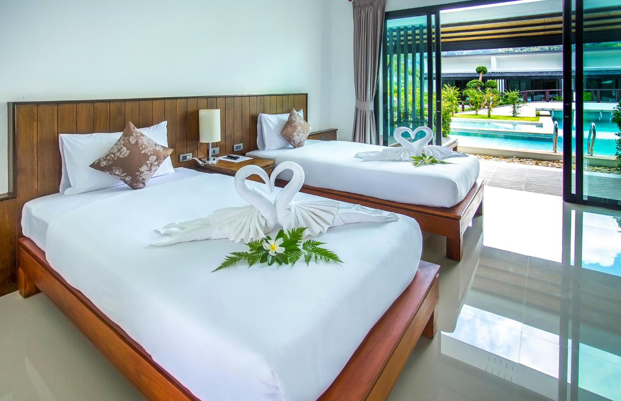 Deluxe Double or Twin Room with Pool Access - Photo 17