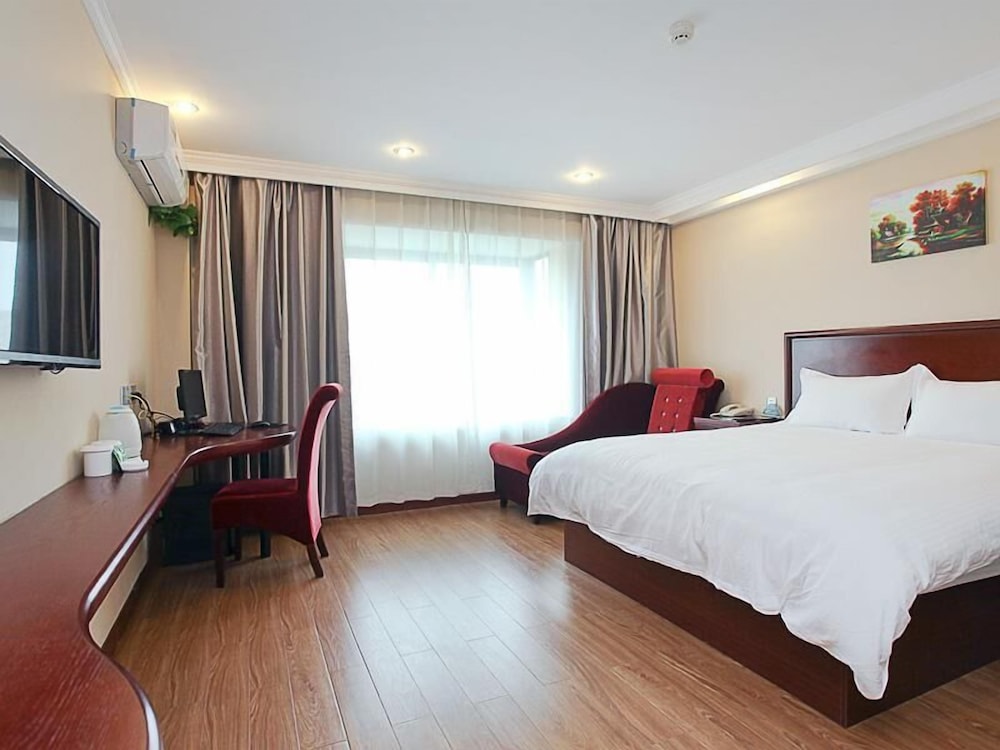 Standard Room, 1 King Bed photo 1