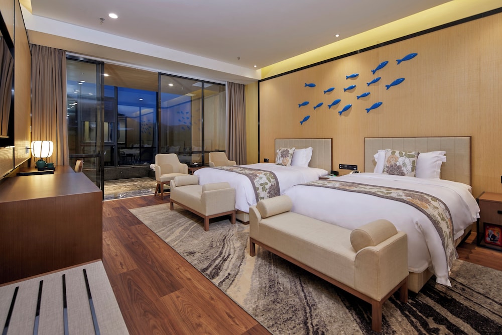 Room, River View