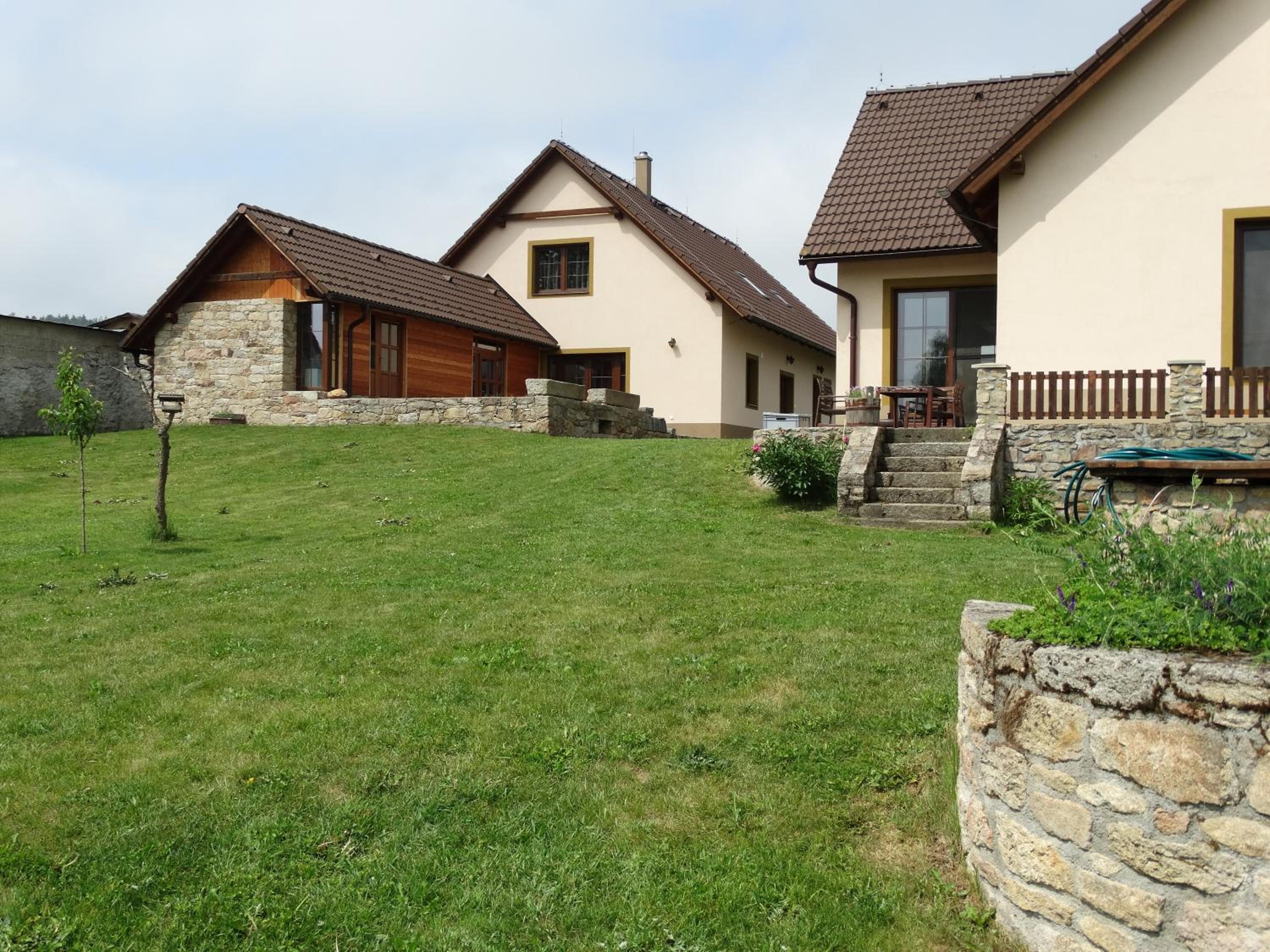 Five-Bedroom House photo 1