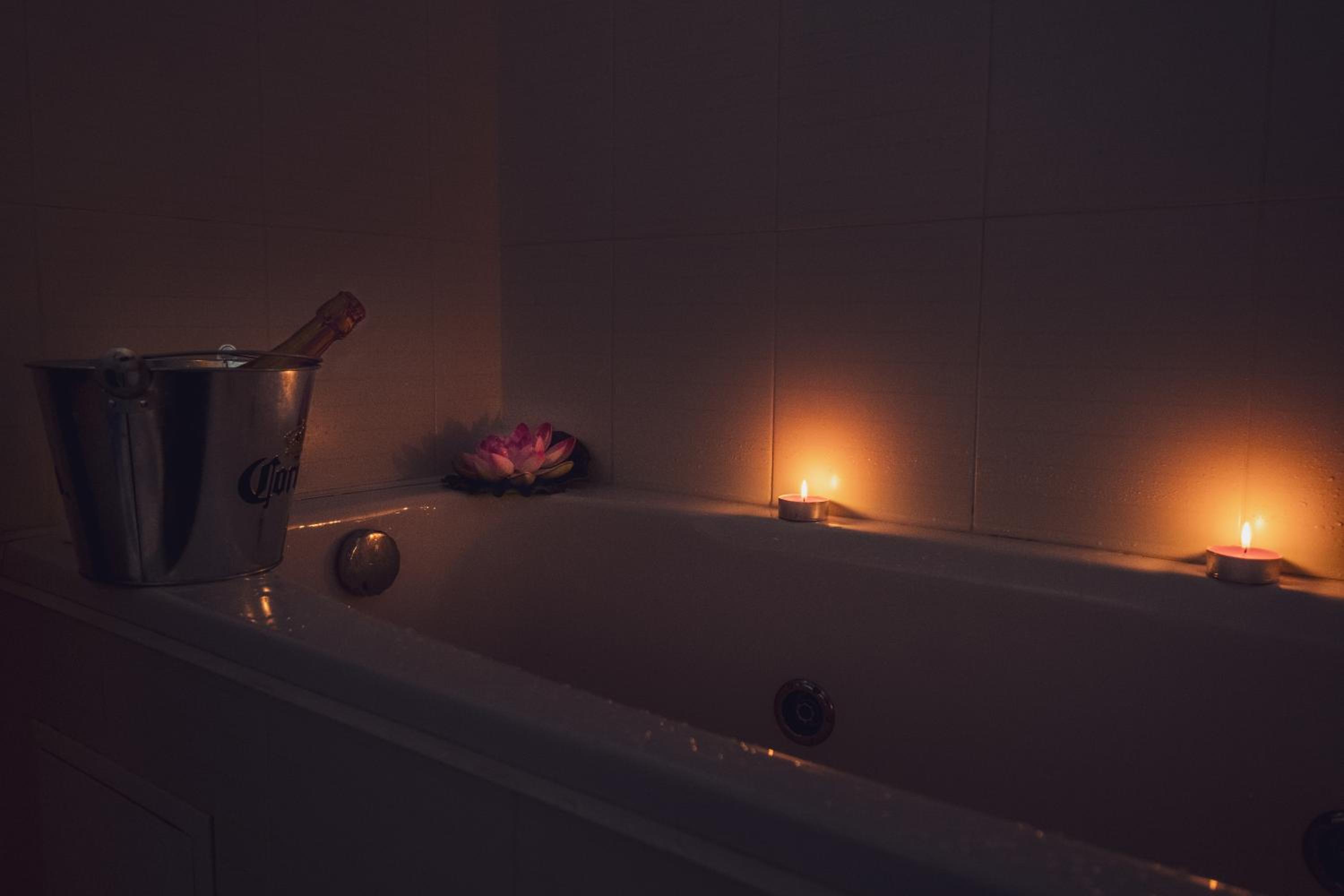 Deluxe Double or Twin Room with Spa Bath photo 2