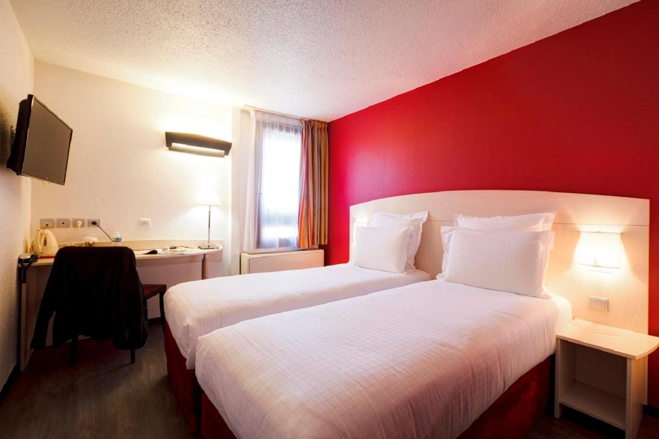 Twin Room - Photo 3