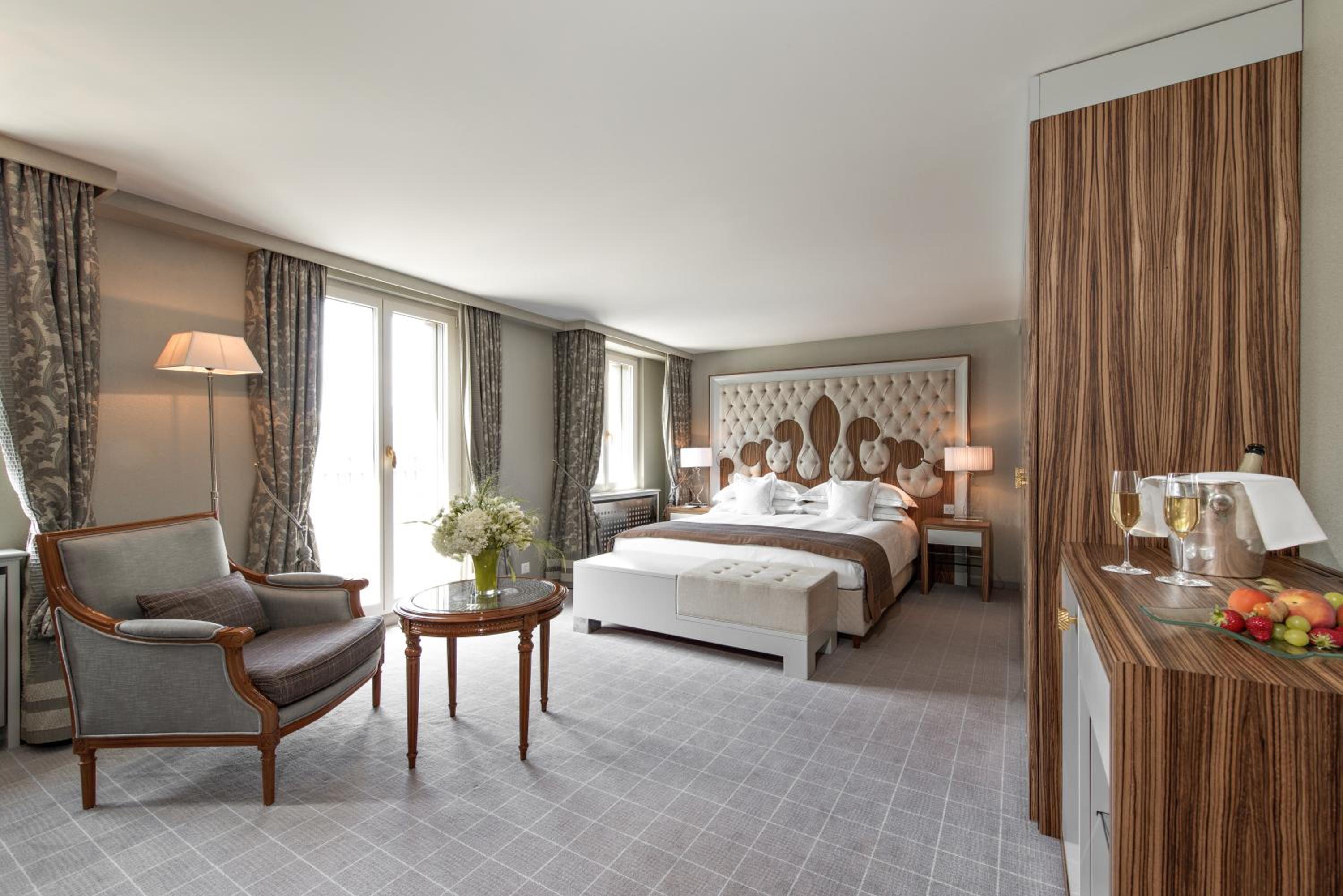 Junior Family Suite with Lake View