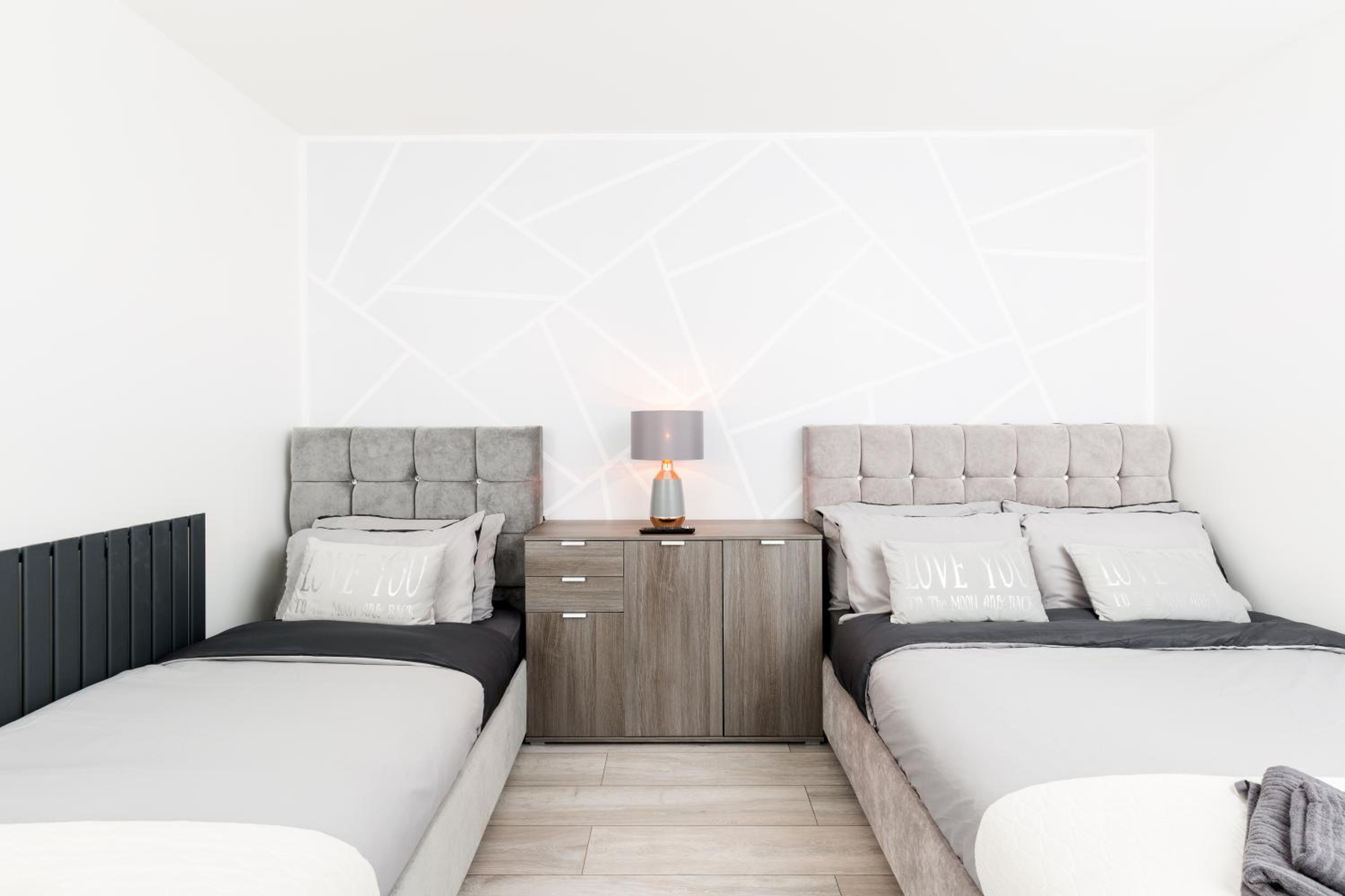 Three-Bedroom Apartment - Photo 8