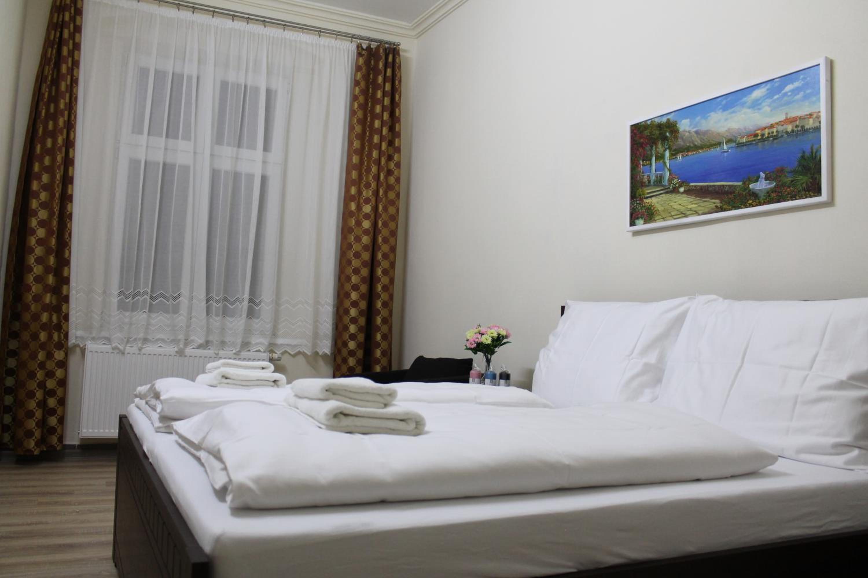 Double Room with Private Bathroom photo 2