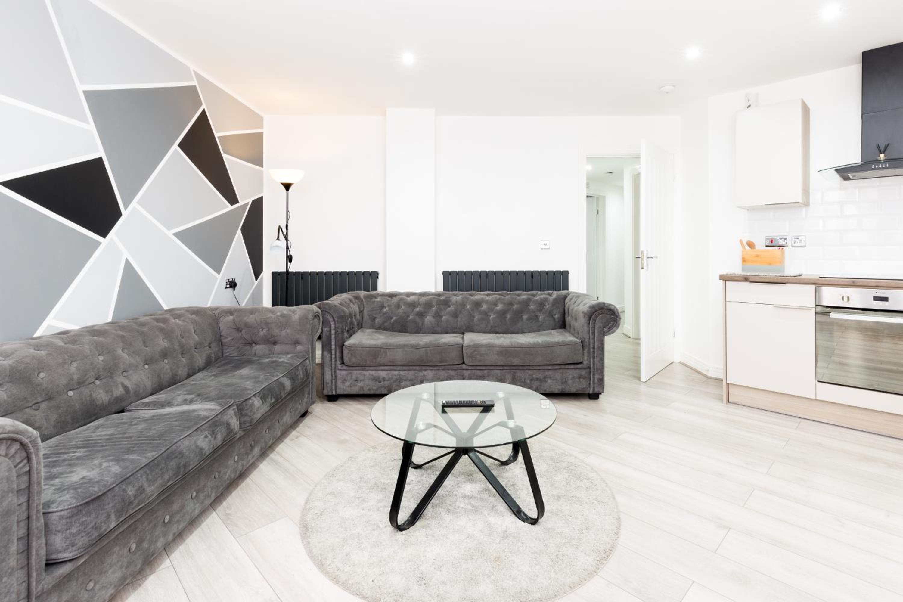 Three-Bedroom Apartment - Photo 21