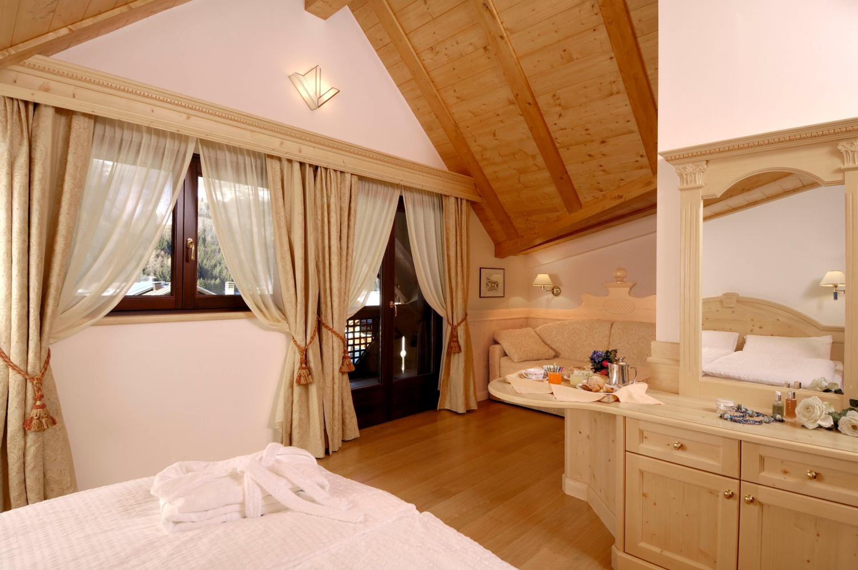 Quadruple Room with Balcony photo 3