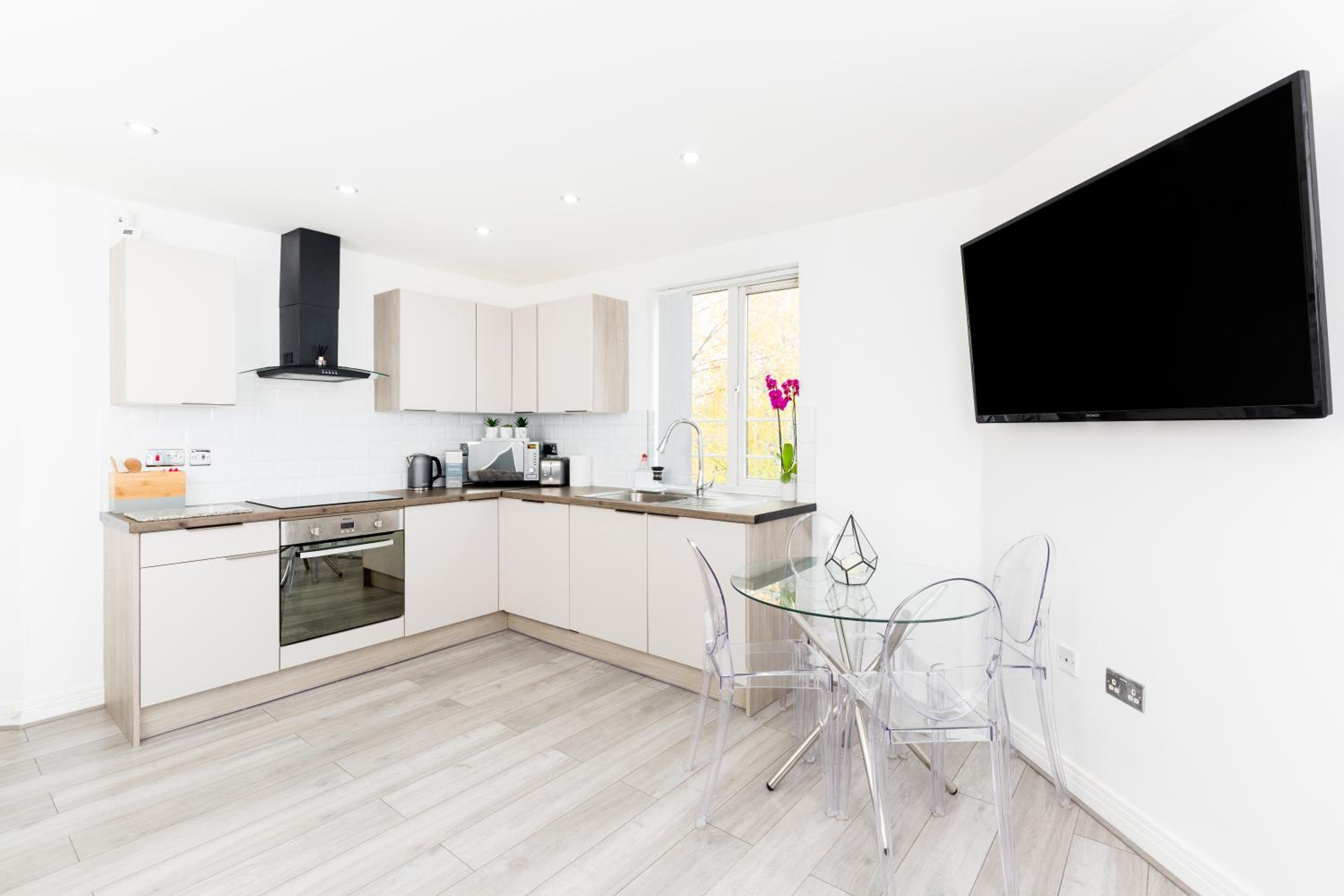 Three-Bedroom Apartment - Photo 26