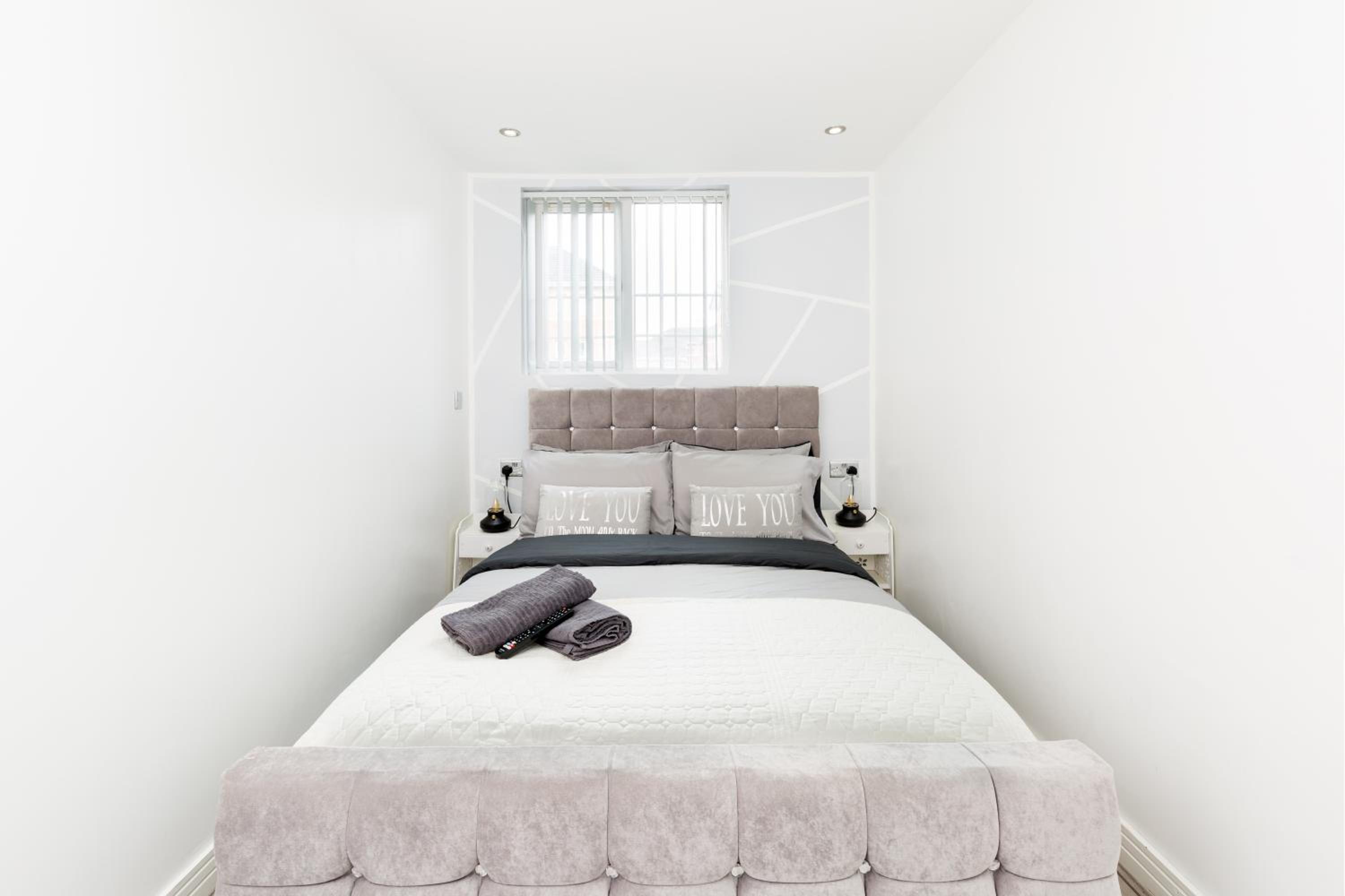 Three-Bedroom Apartment - Photo 28