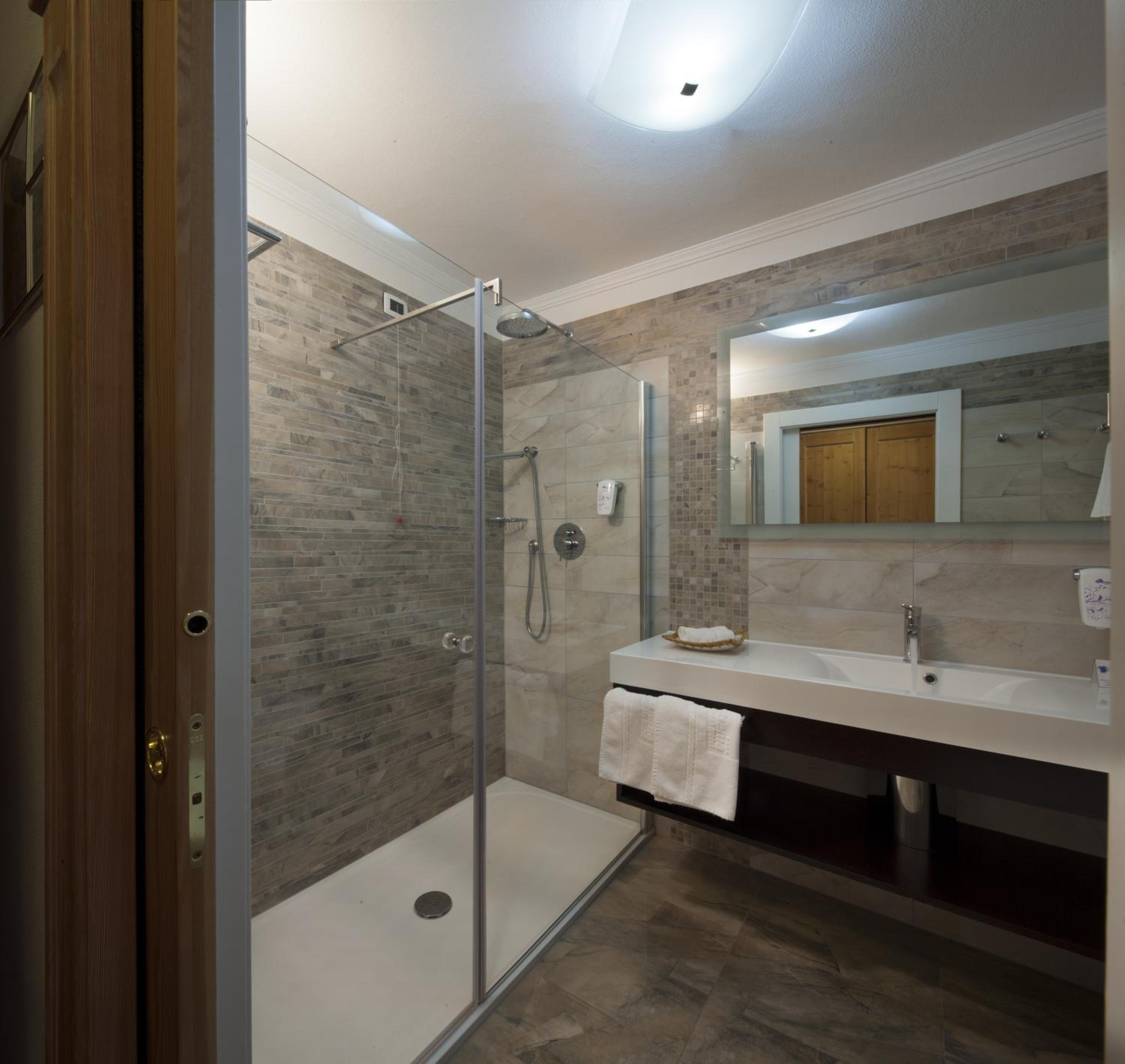Deluxe Double or Twin Room with Balcony photo 2