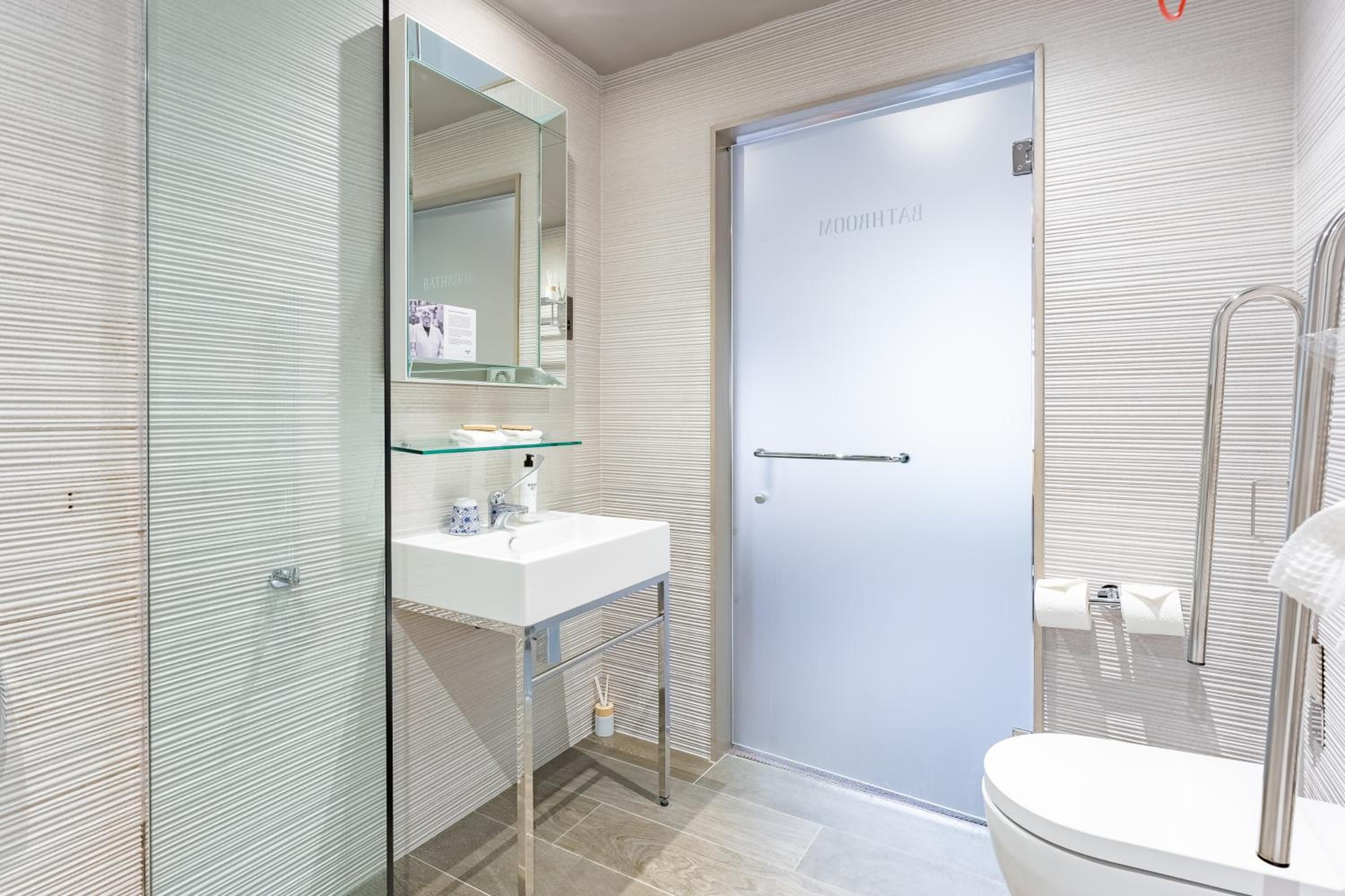 Classic Double Room - Photo 9