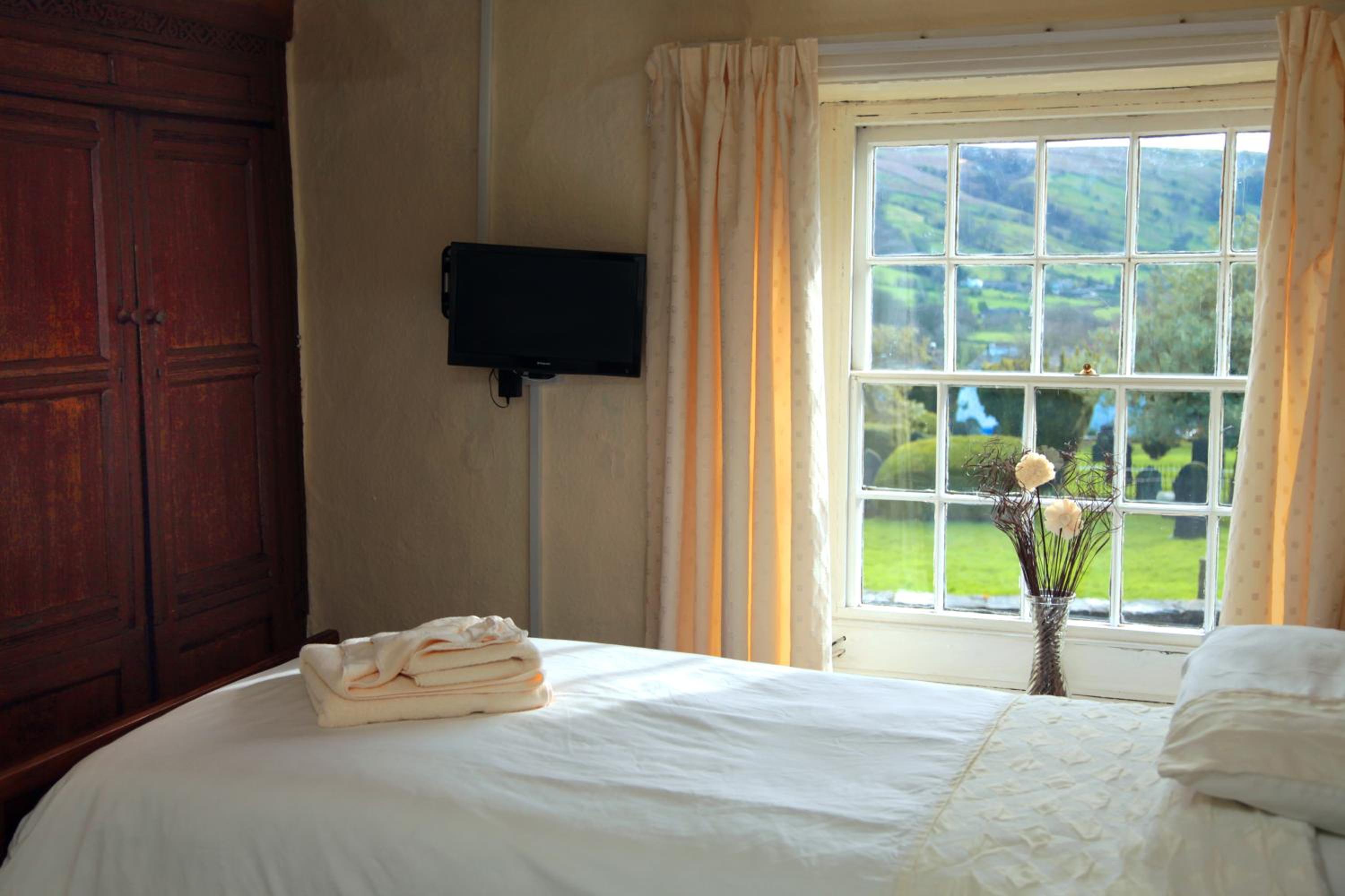 Standard Twin Room - Photo 2