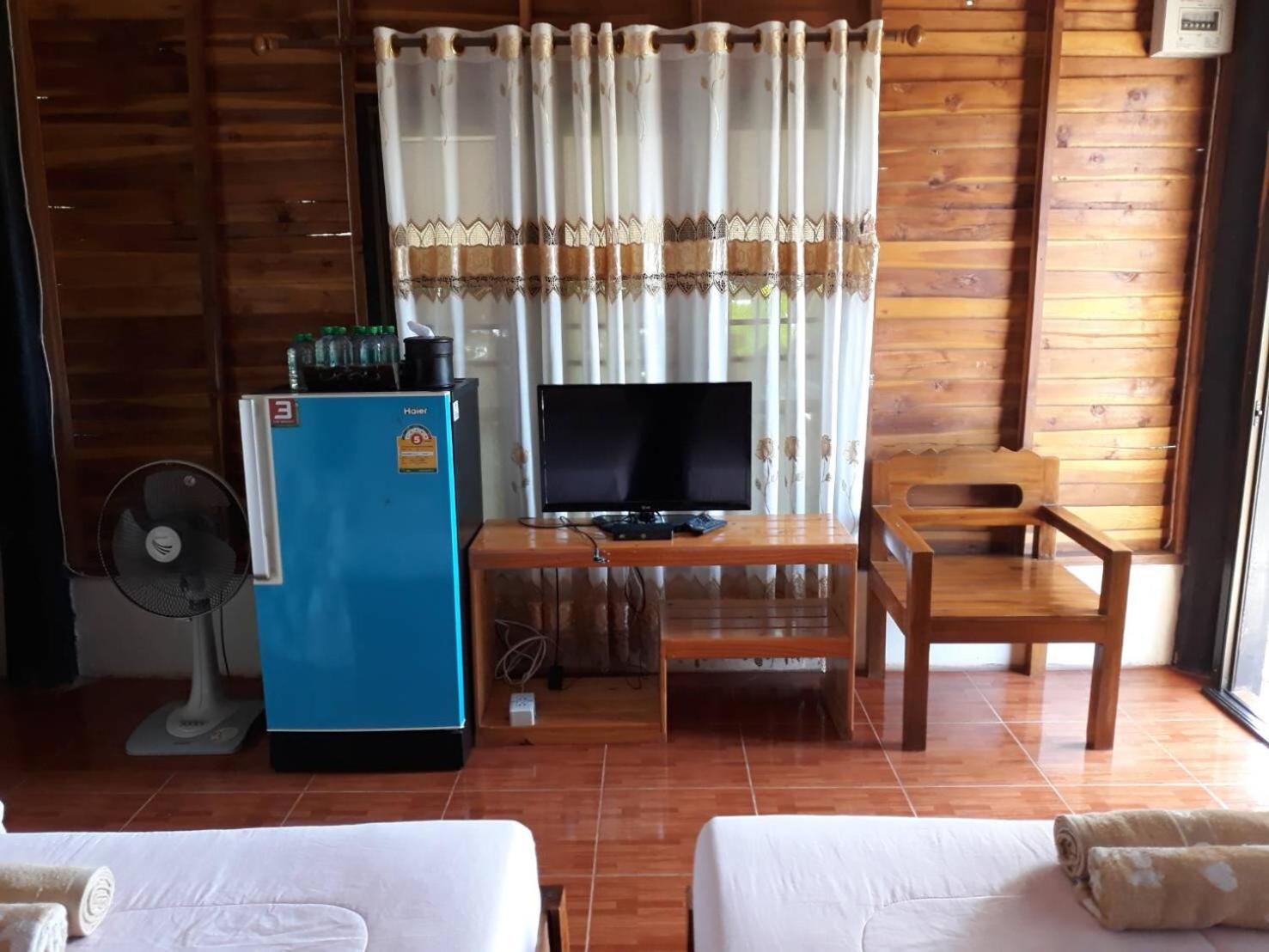 Deluxe King Room - Photo 6