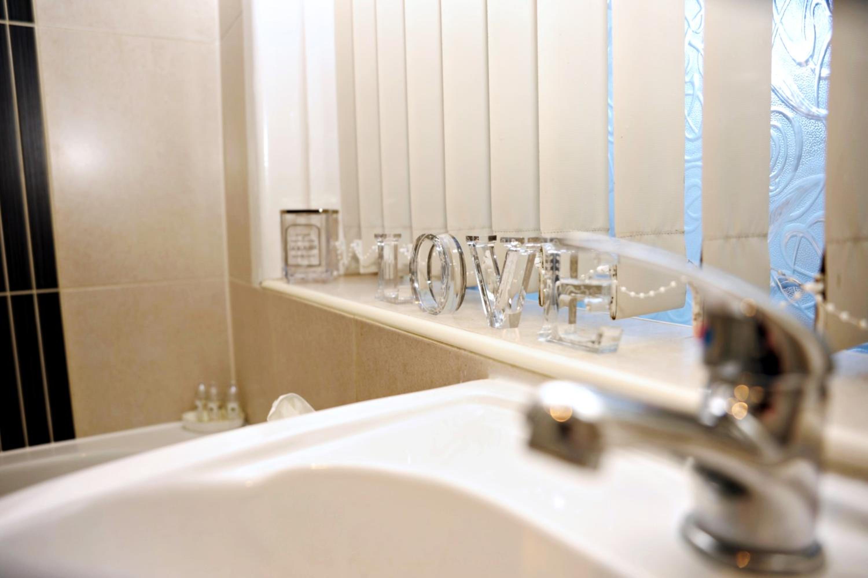 Studio Apartment - Photo 29