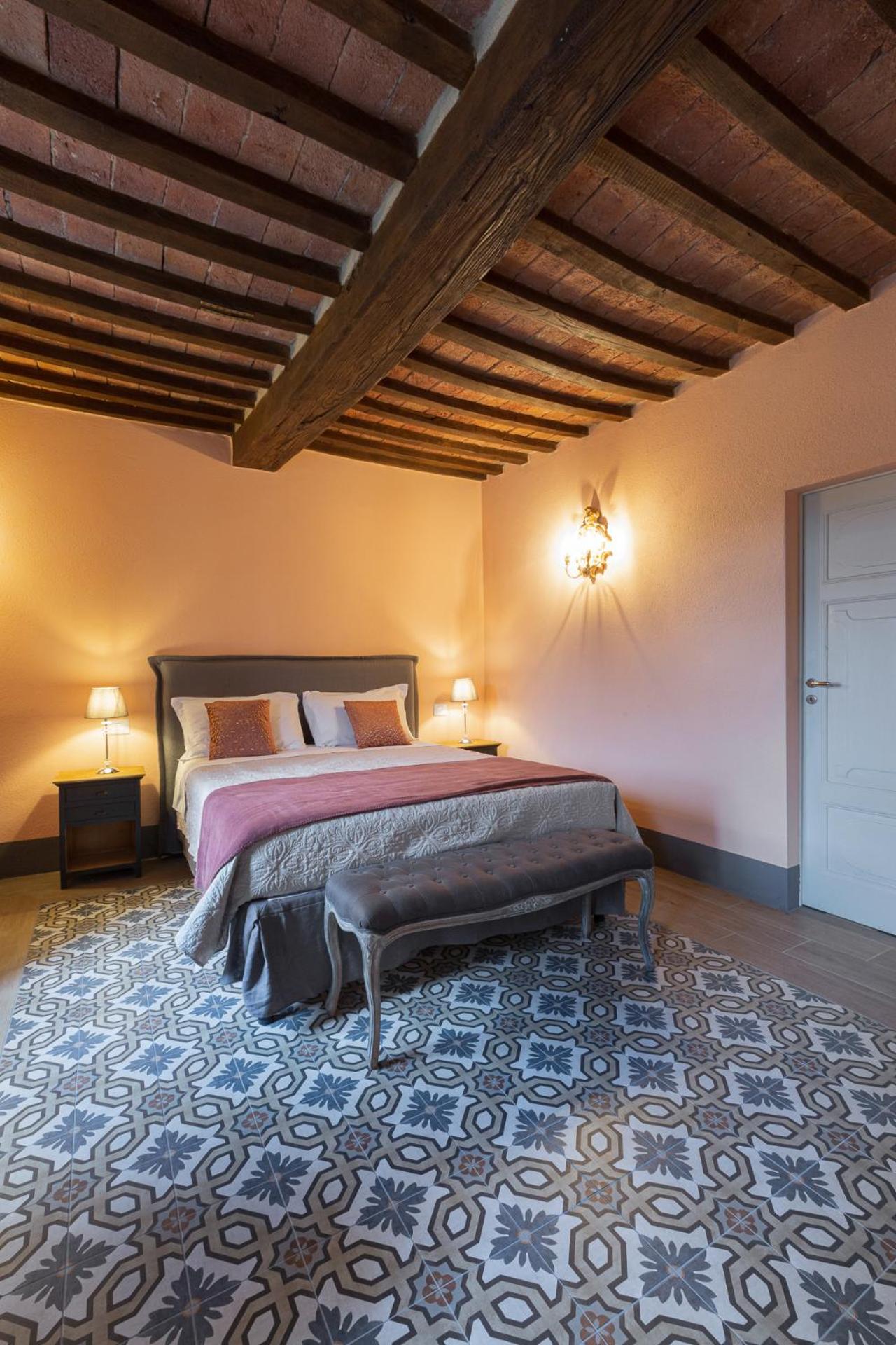 Large Double Room - Photo 4