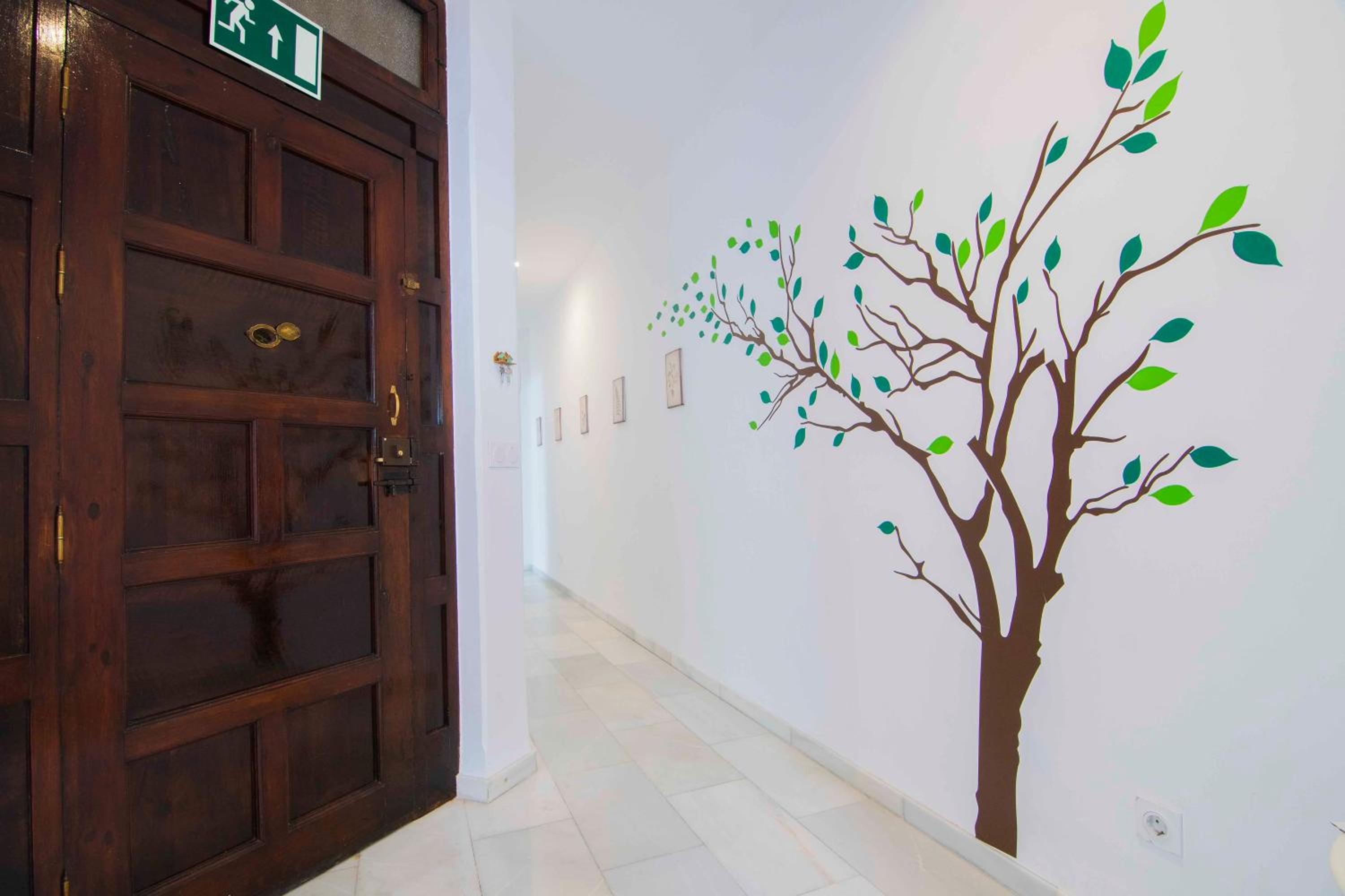 Superior Four-Bedroom Apartment - Calle Frailes 28 photo 2