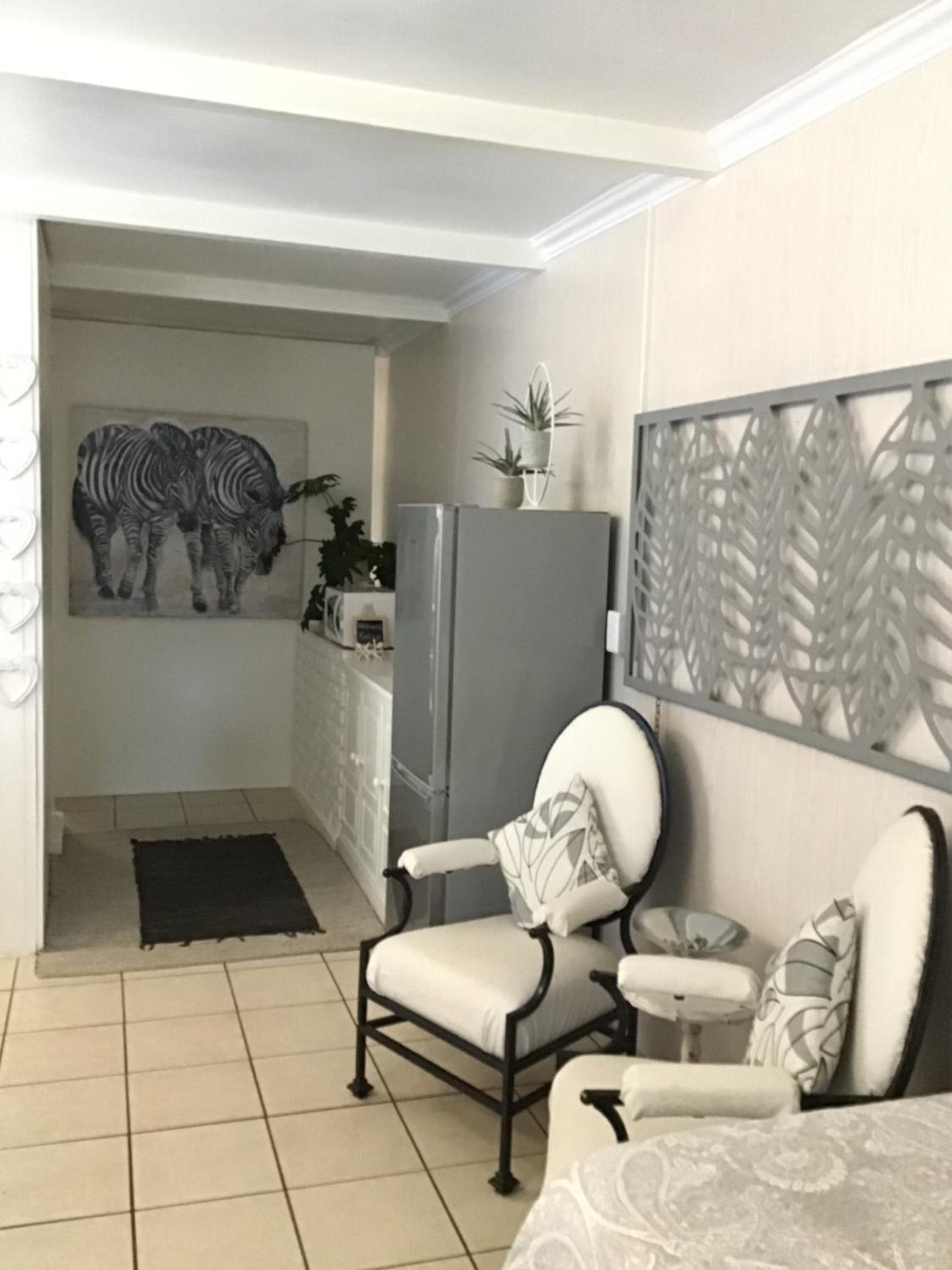 Family Suite with Balcony - Photo 8