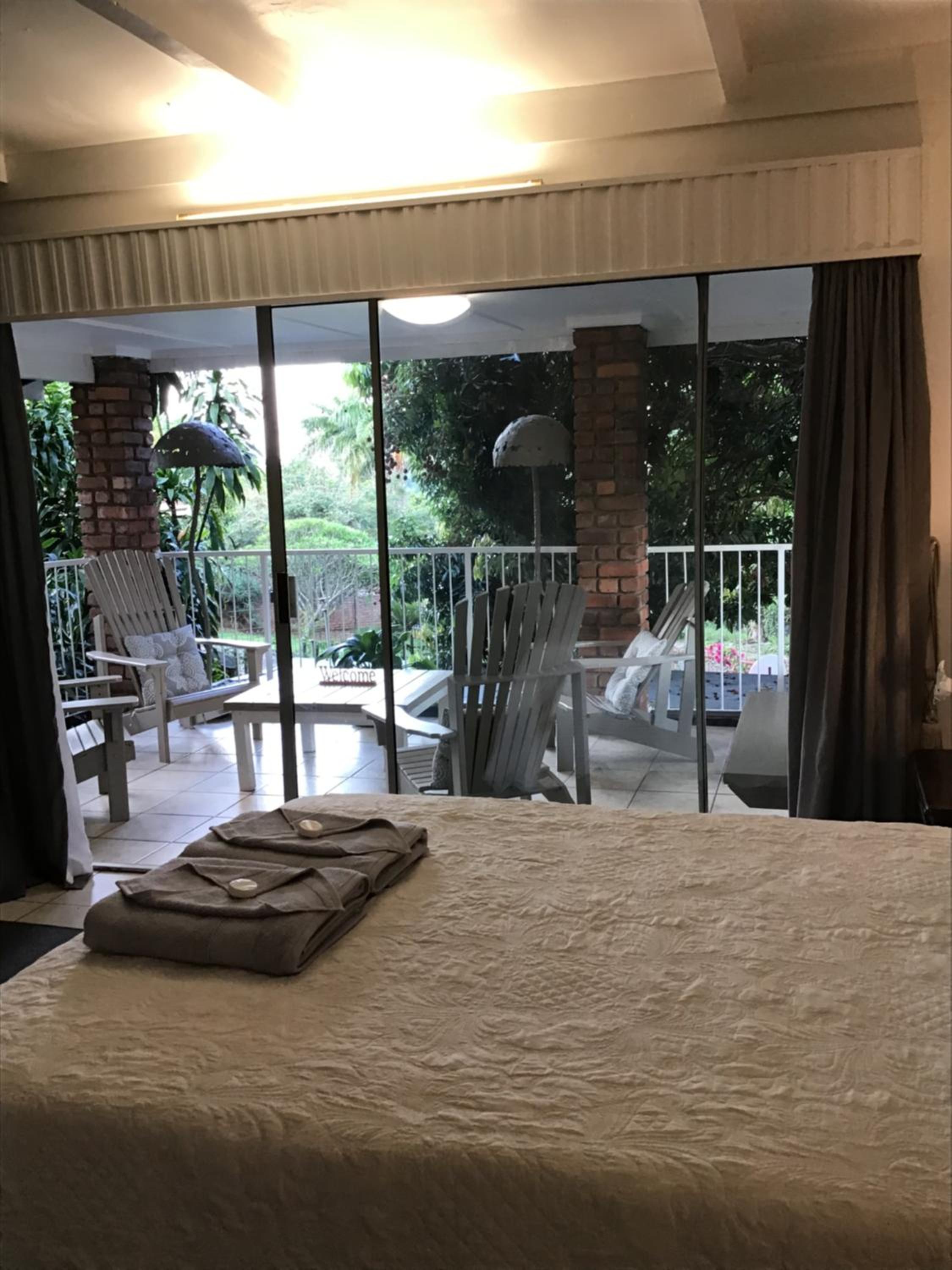 Family Suite with Balcony - Photo 9