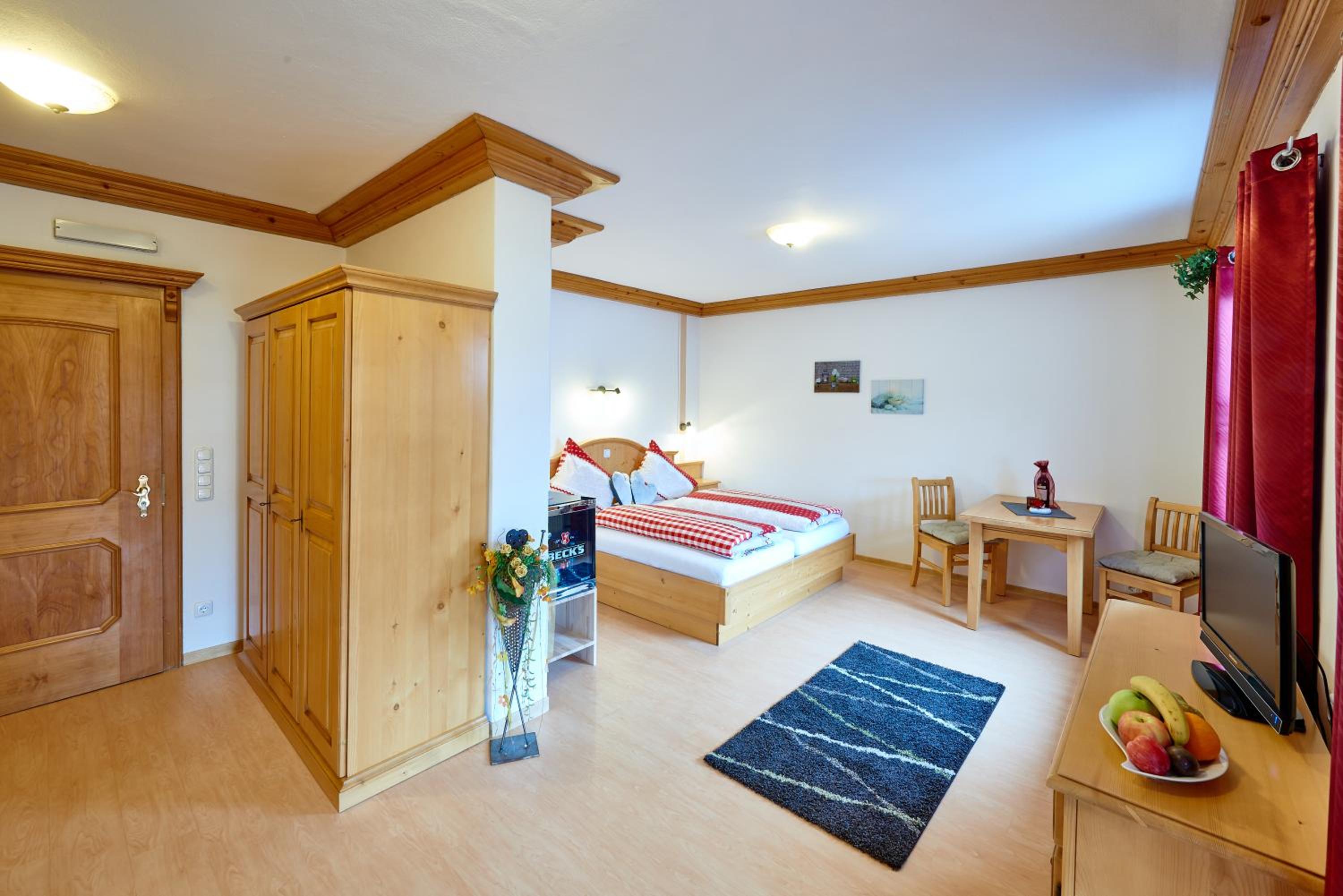 Double Room with Spa Bath photo 3