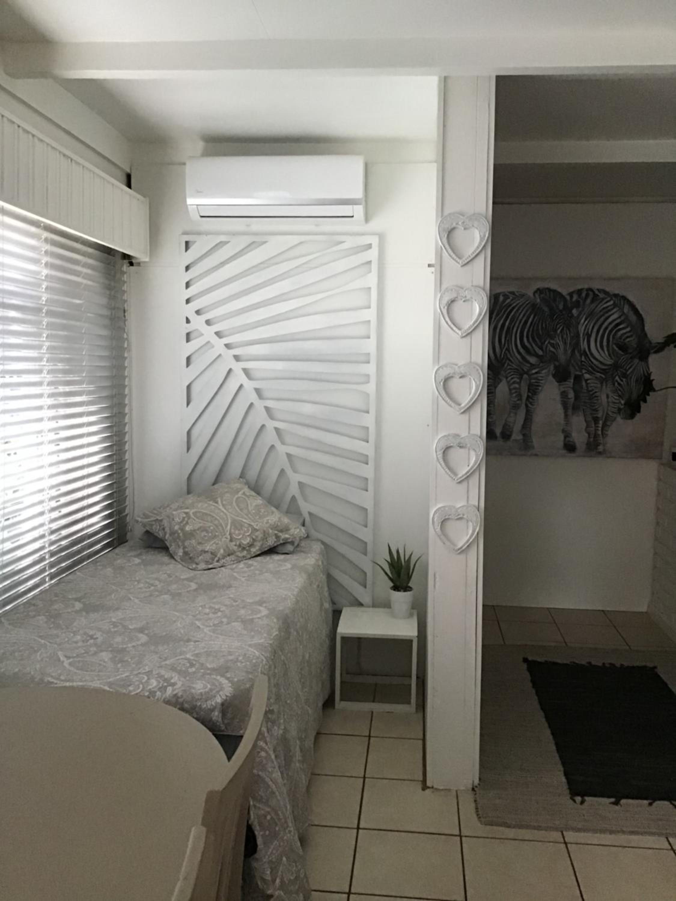 Family Suite with Balcony - Photo 7