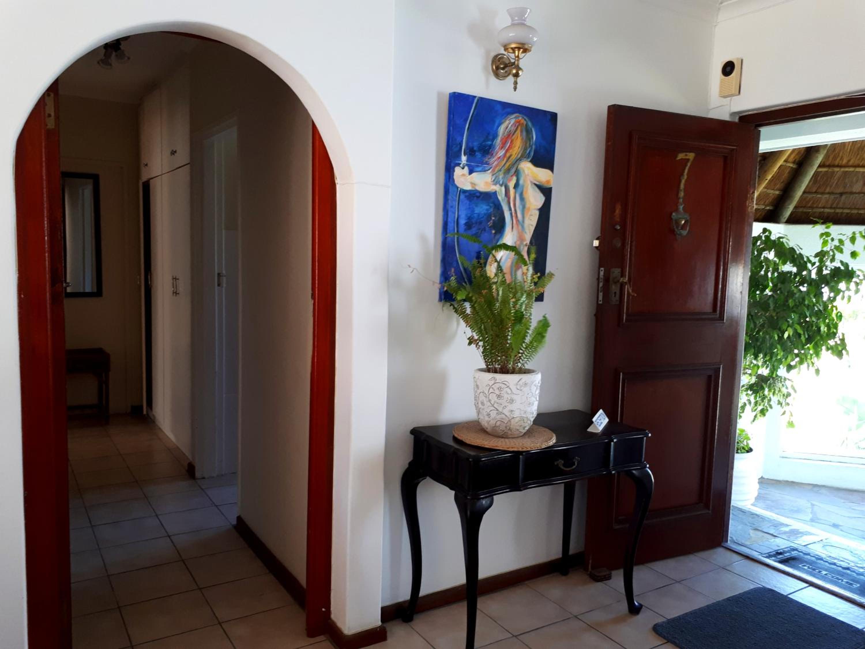 Family Room - Photo 6