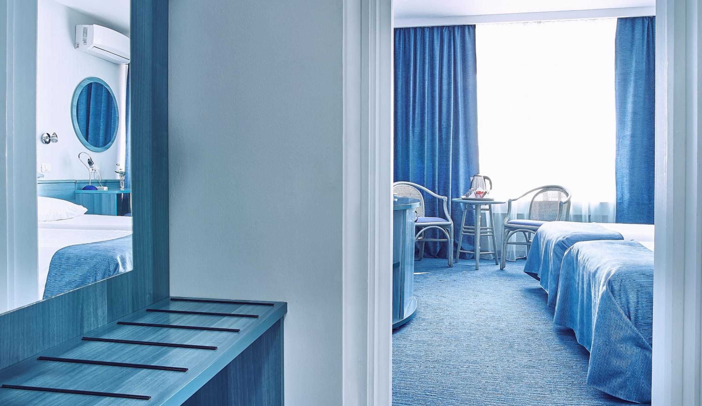 Superior Twin Room with River View
